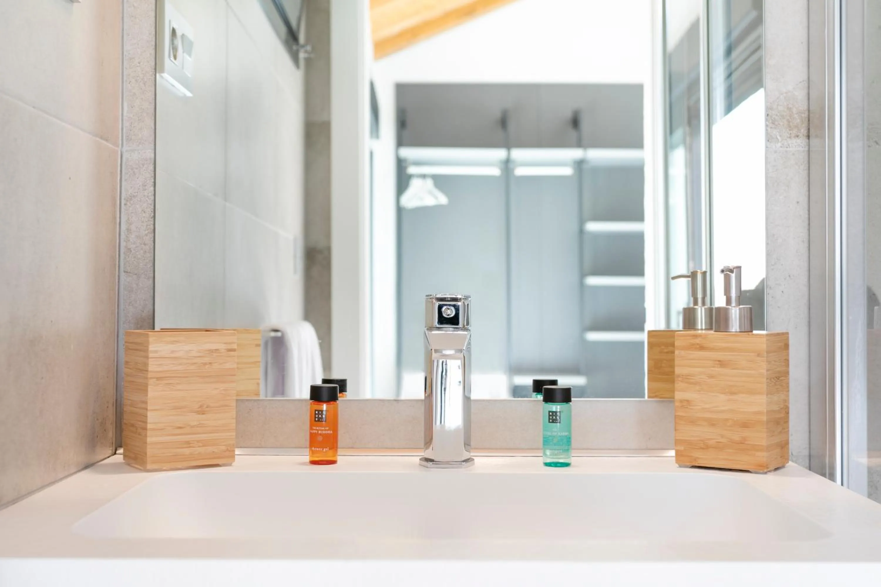 Bathroom in Arenal Suites Alicante