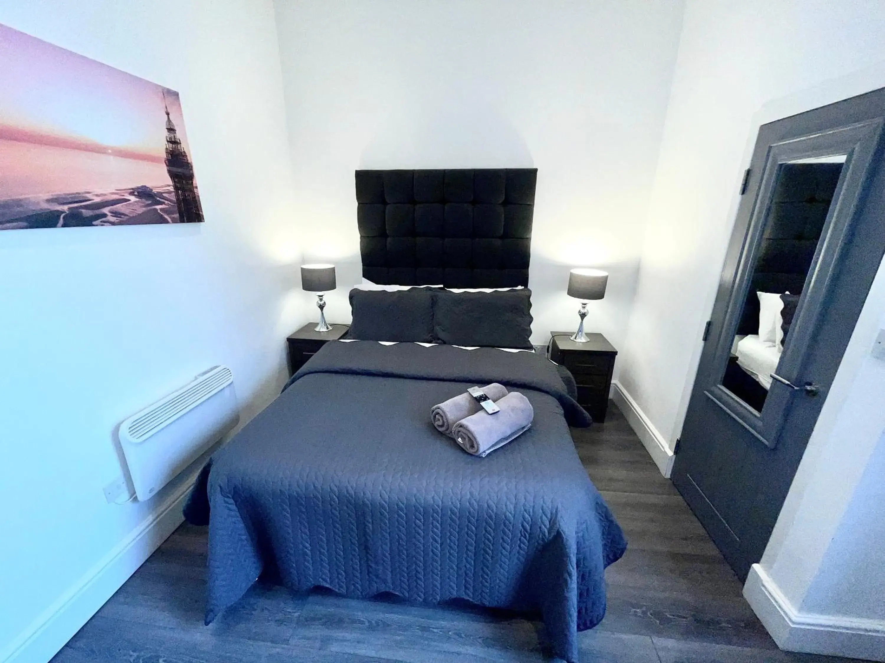 Bedroom, Bed in Albert Luxury Hottub & Jacuzzi Apartments Bedroom, Bed in Albert Luxury Hottub & Jacuzzi Apartments