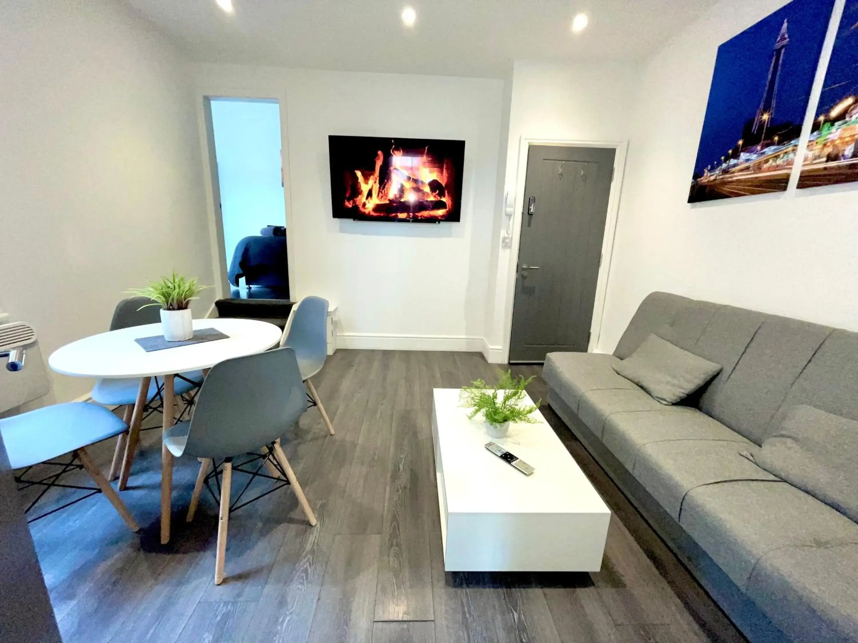 Living room in Albert Luxury Hottub & Jacuzzi Apartments Living room in Albert Luxury Hottub & Jacuzzi Apartments
