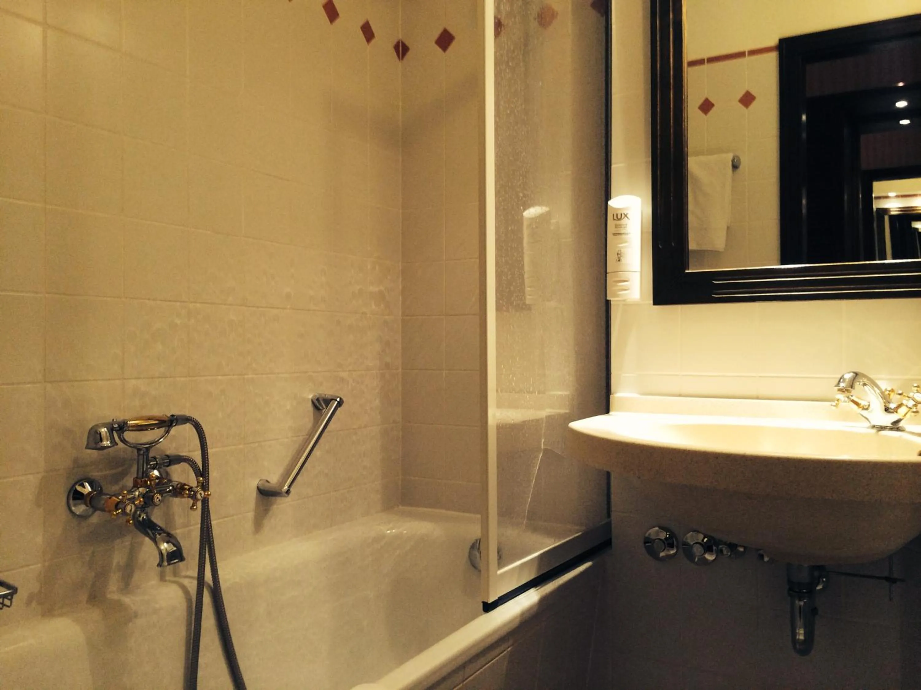 Bathroom in Hotel BB Bahnhof Bertsdorf