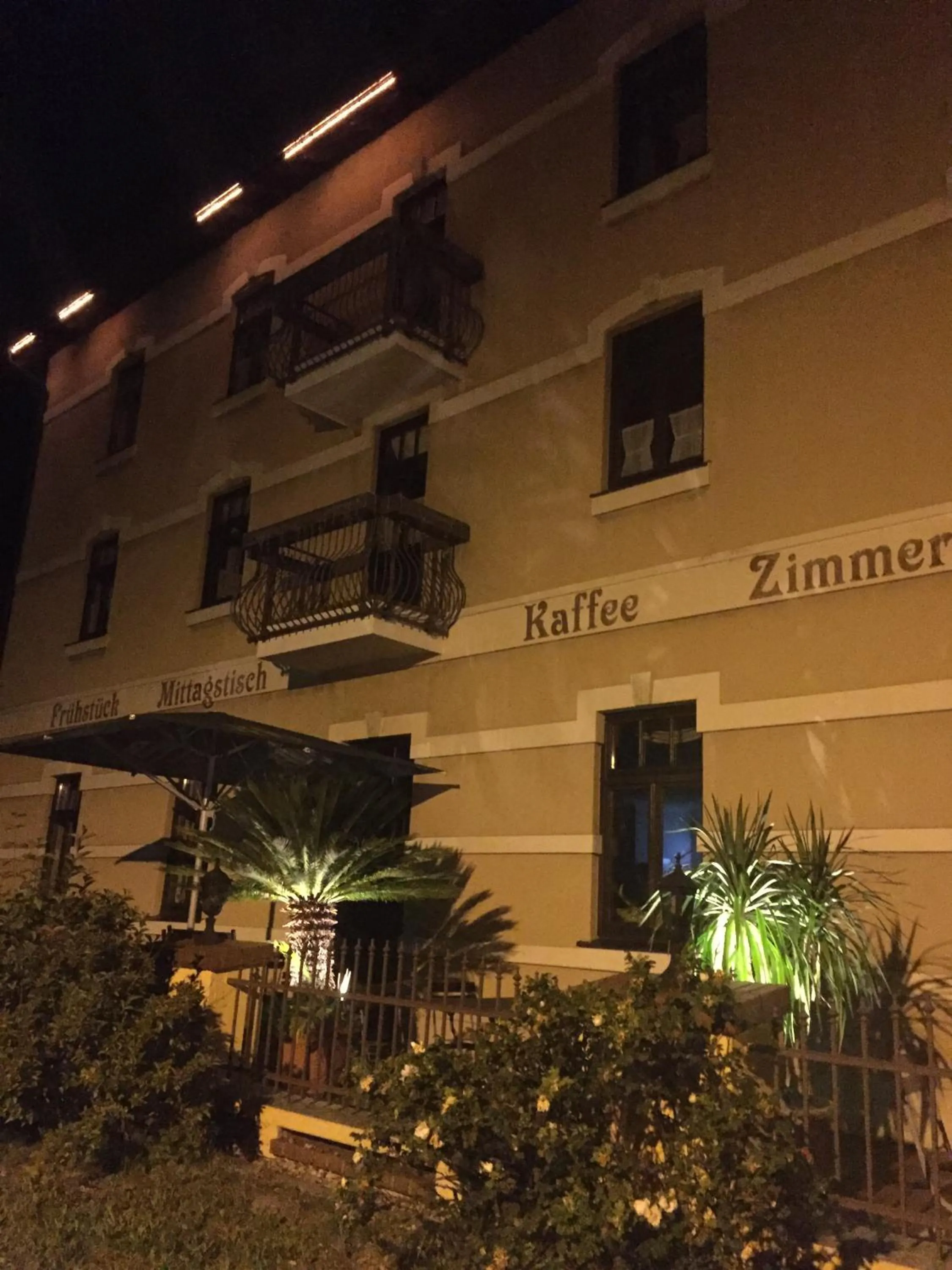 Balcony/Terrace in Hotel BB Bahnhof Bertsdorf