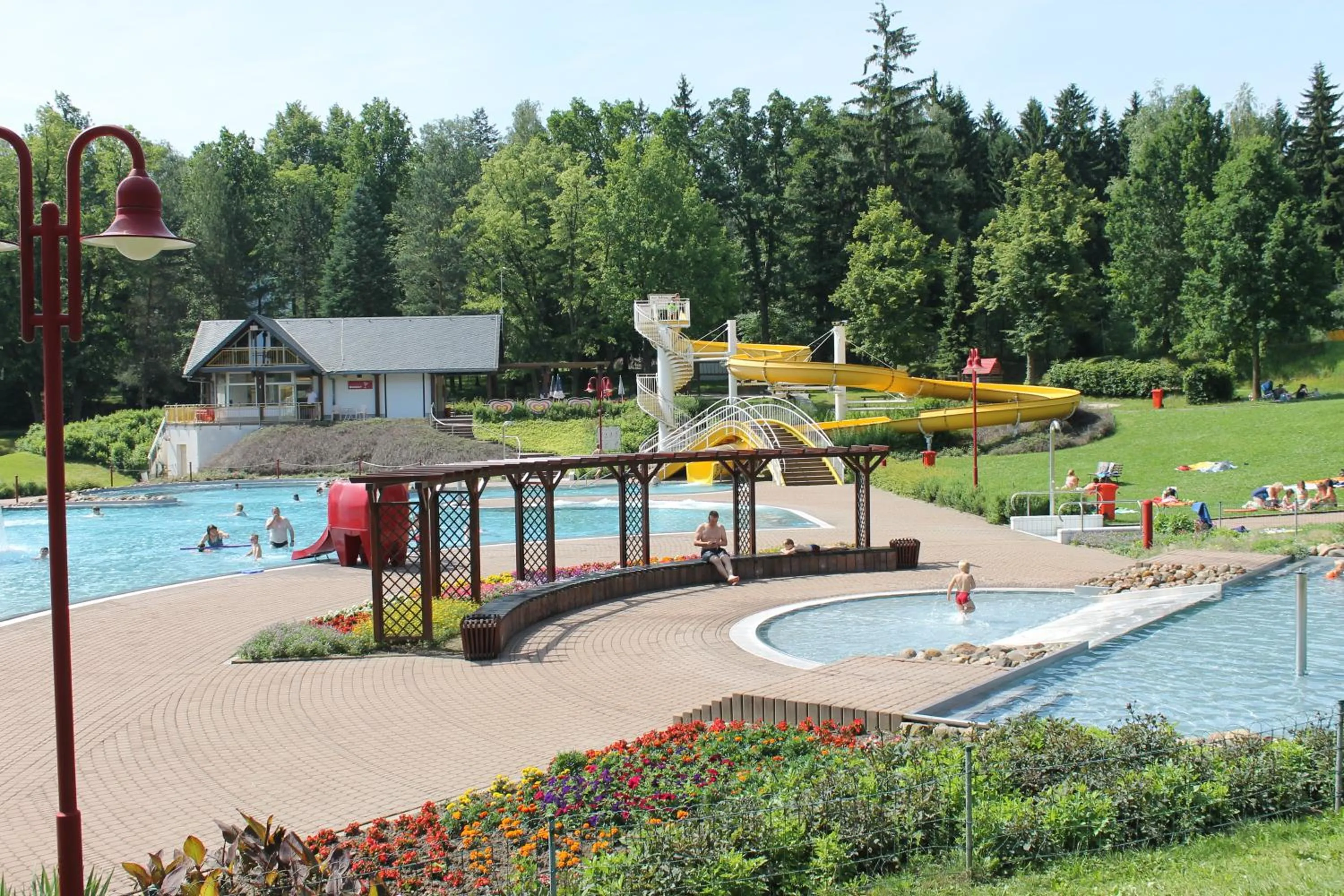 Spring in Hotel BB Bahnhof Bertsdorf