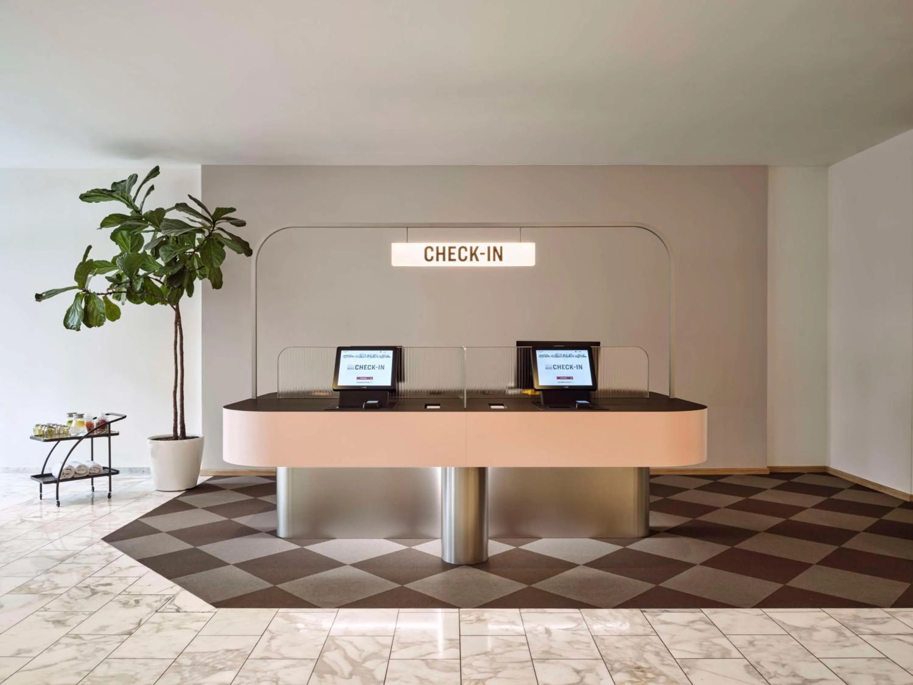 Lobby or reception in Flemings Hotel München-Schwabing