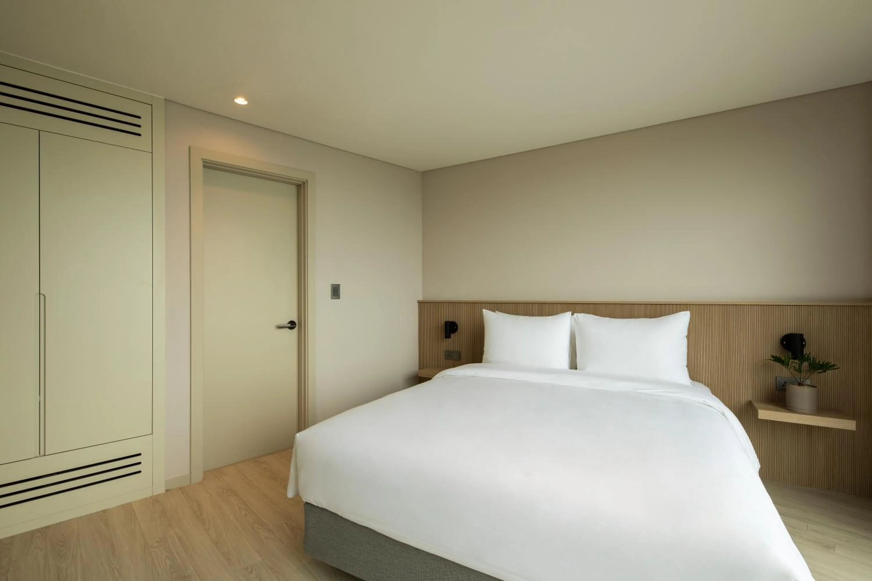 Bed in The Week & Resort