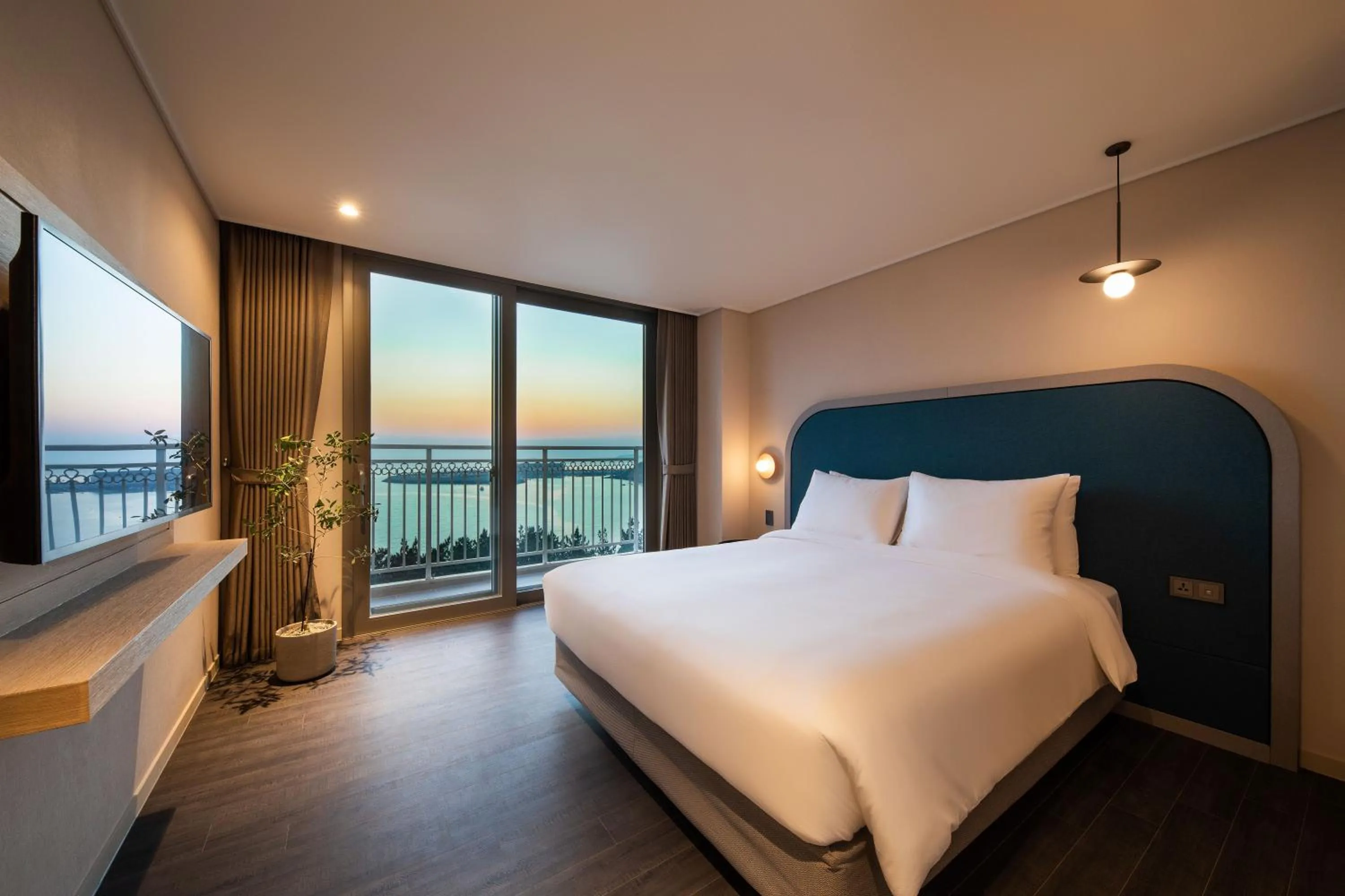 Bed in The Week & Resort