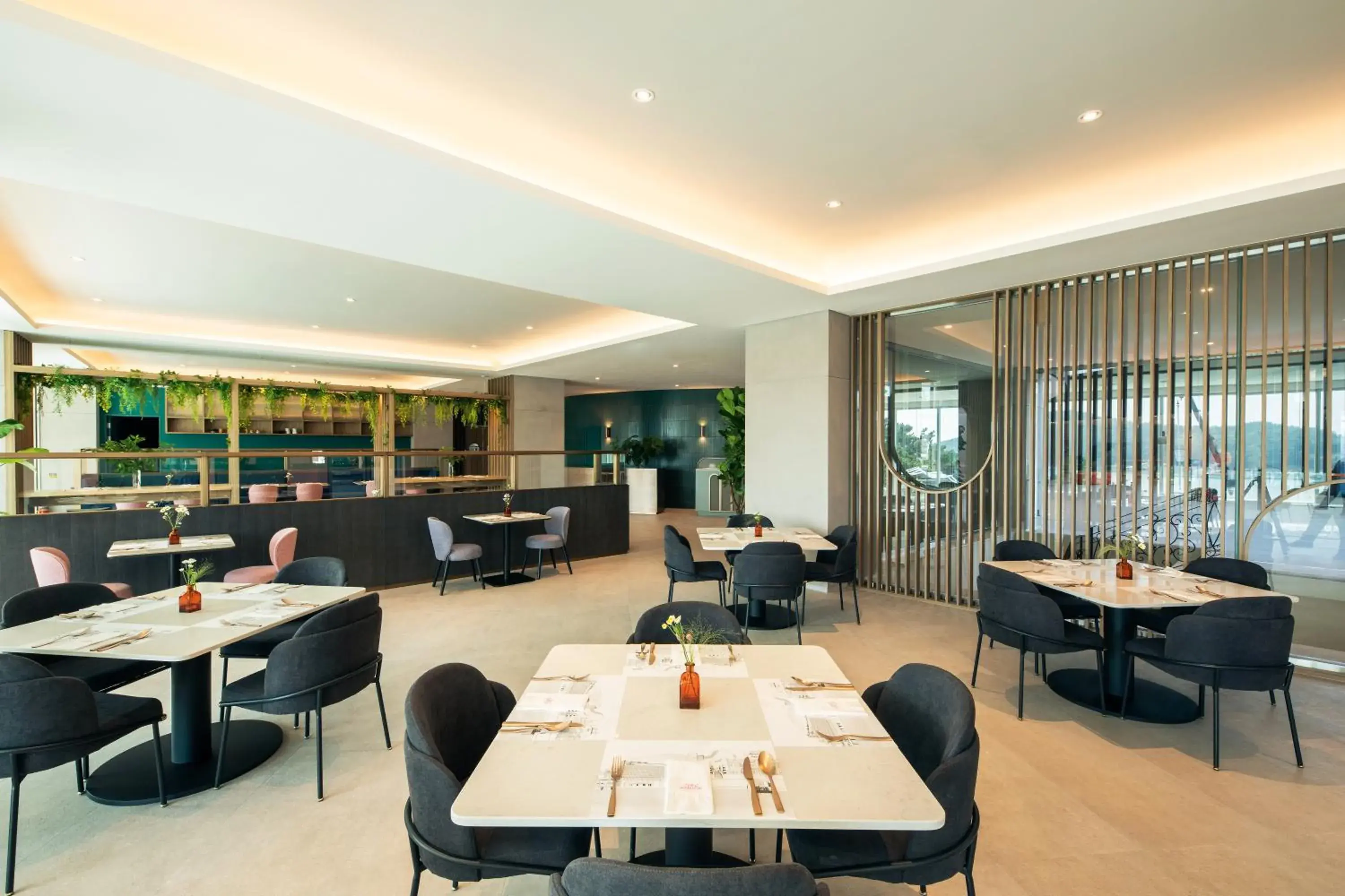 Breakfast in The Week & Resort Breakfast in The Week & Resort