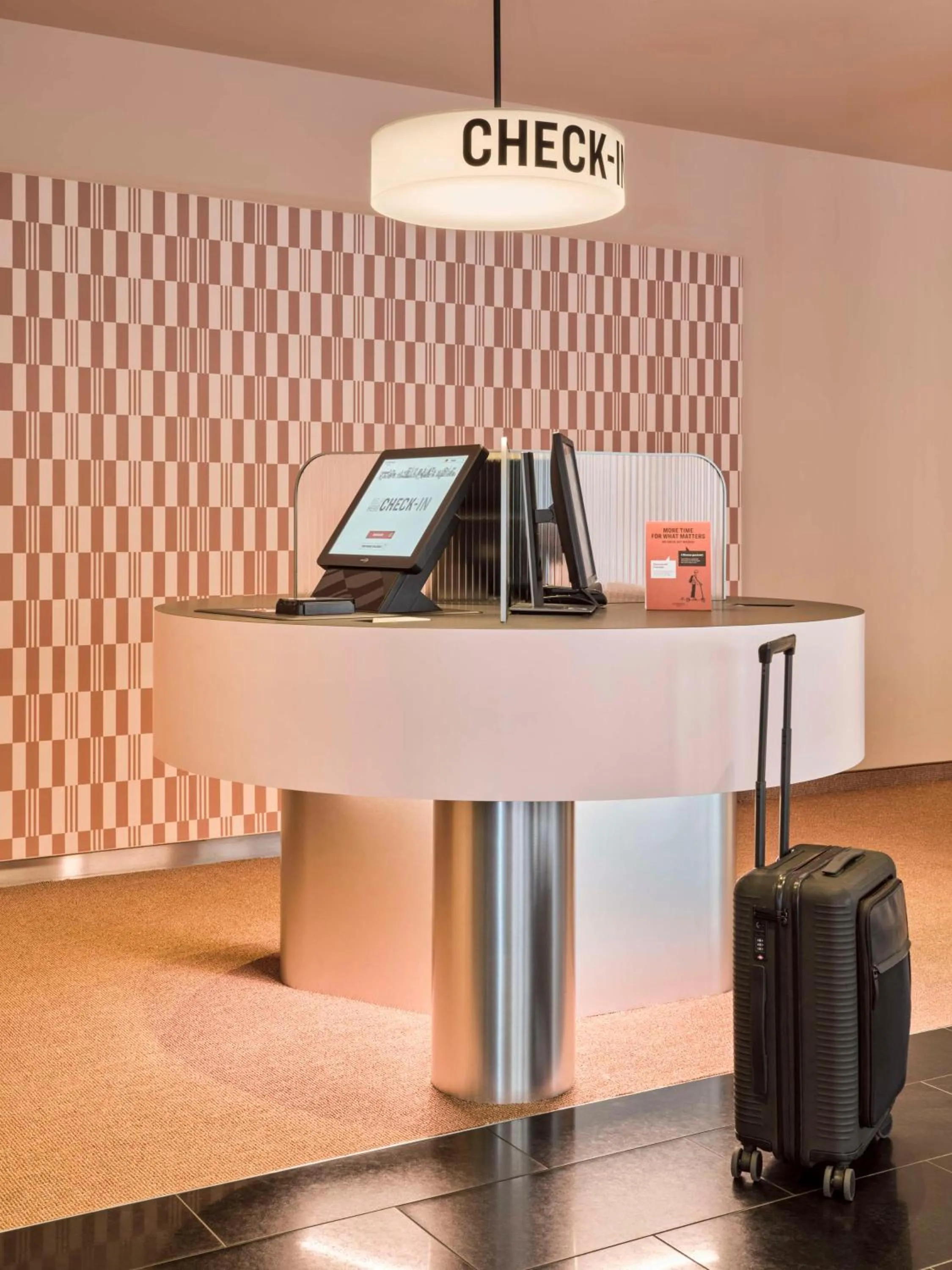 Lobby or reception in Flemings Hotel München-City