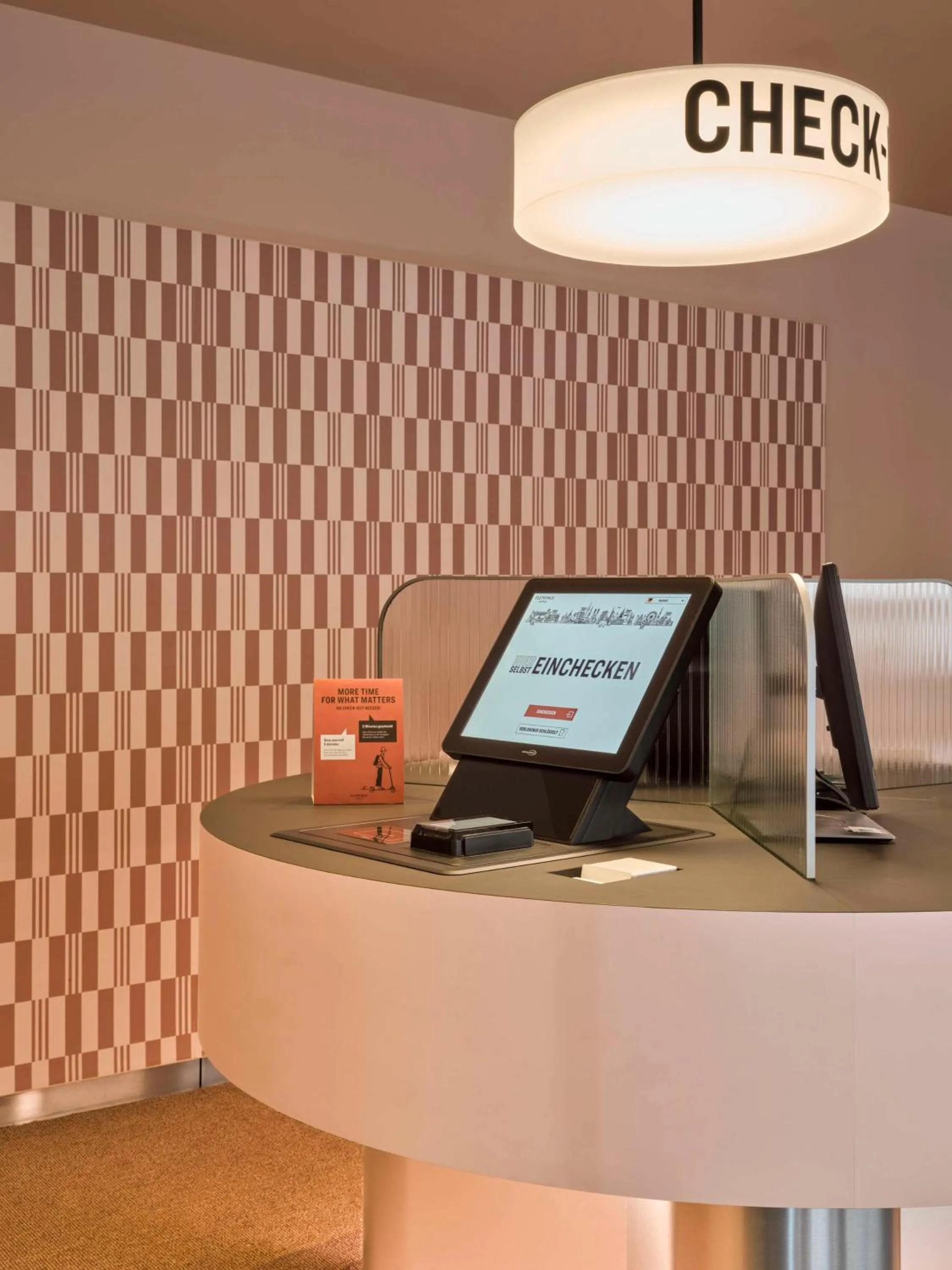 Lobby or reception in Flemings Hotel München-City