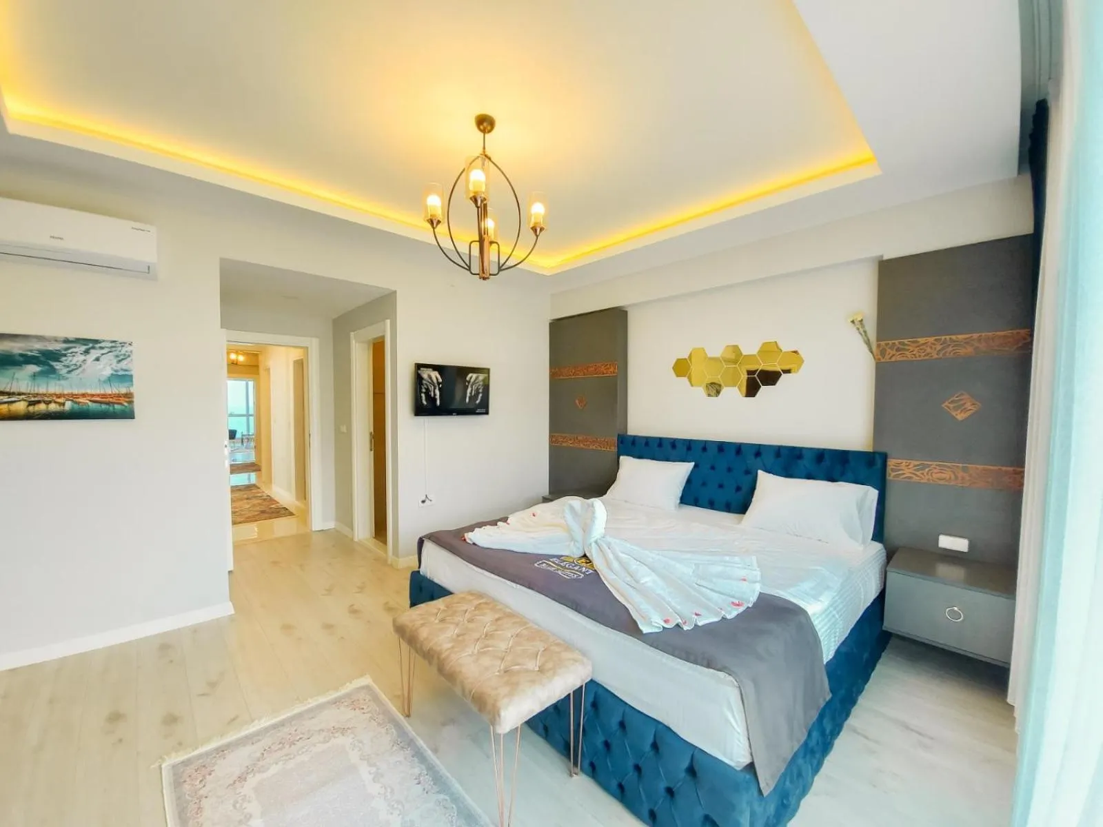 Bed in ELEGANT BLUE SUİTES