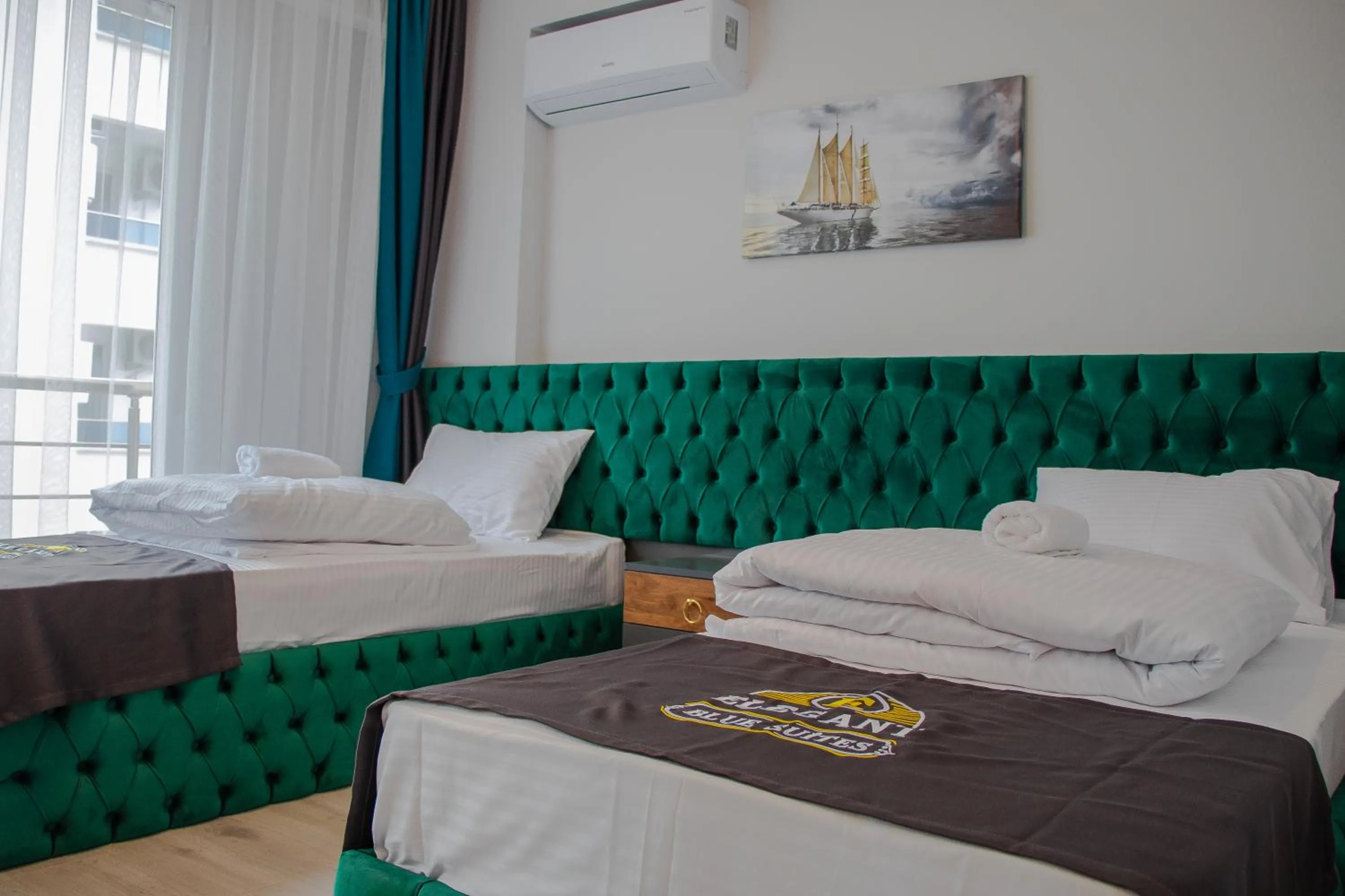 ELEGANT BLUE SUİTES