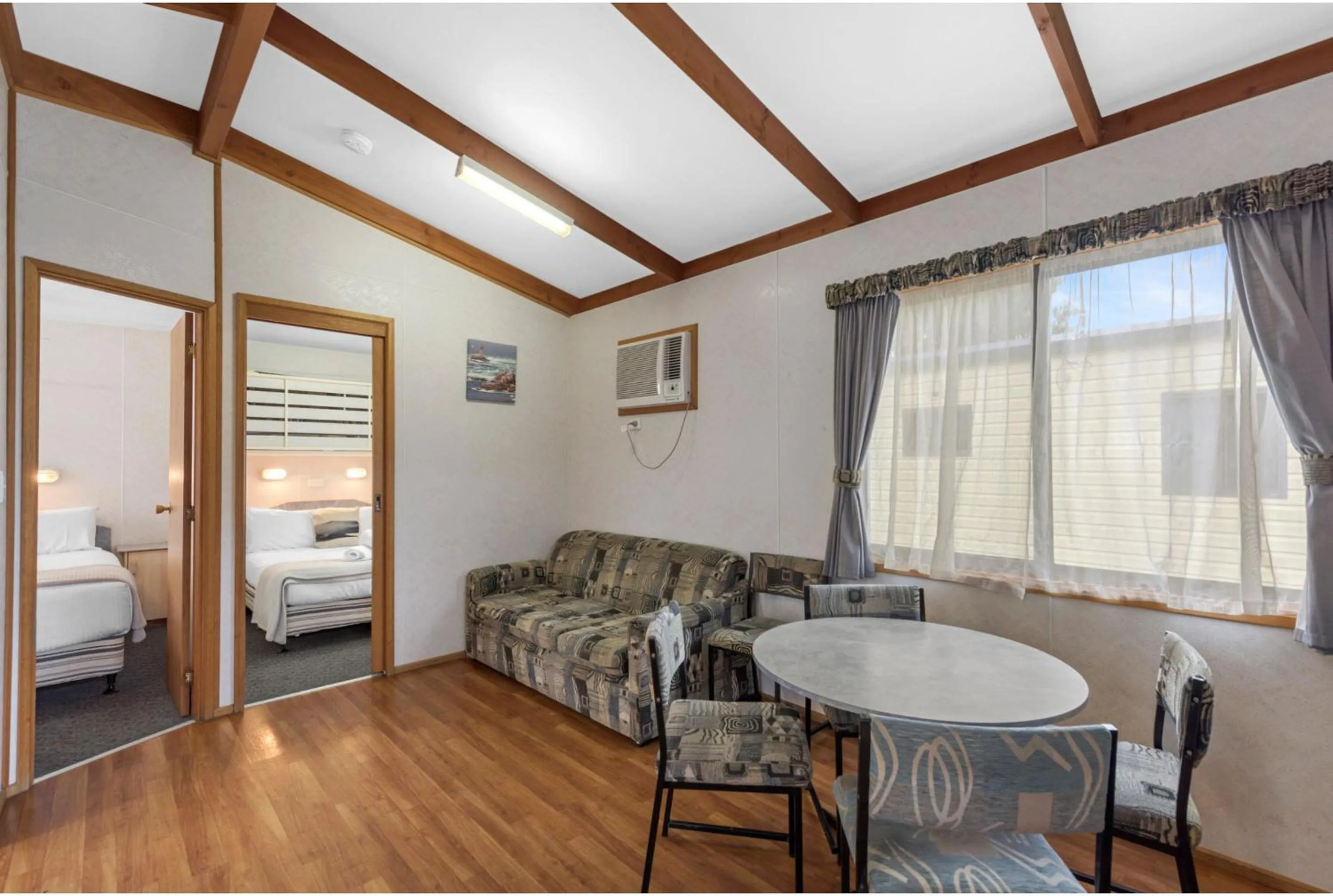 Living room, Bed in Discovery Parks - Goolwa