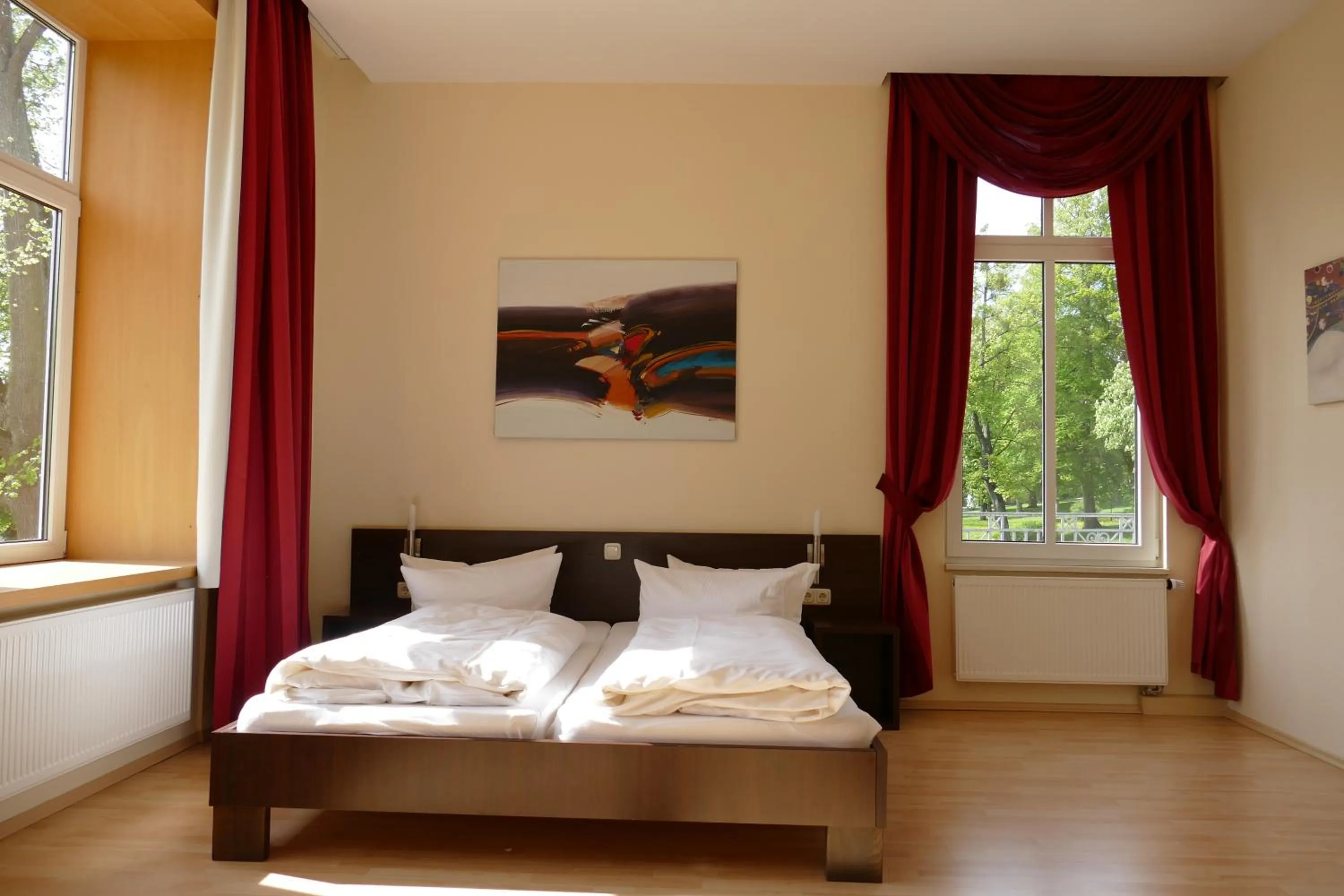 Bedroom, Bed in Kulturhotel Kaiserhof