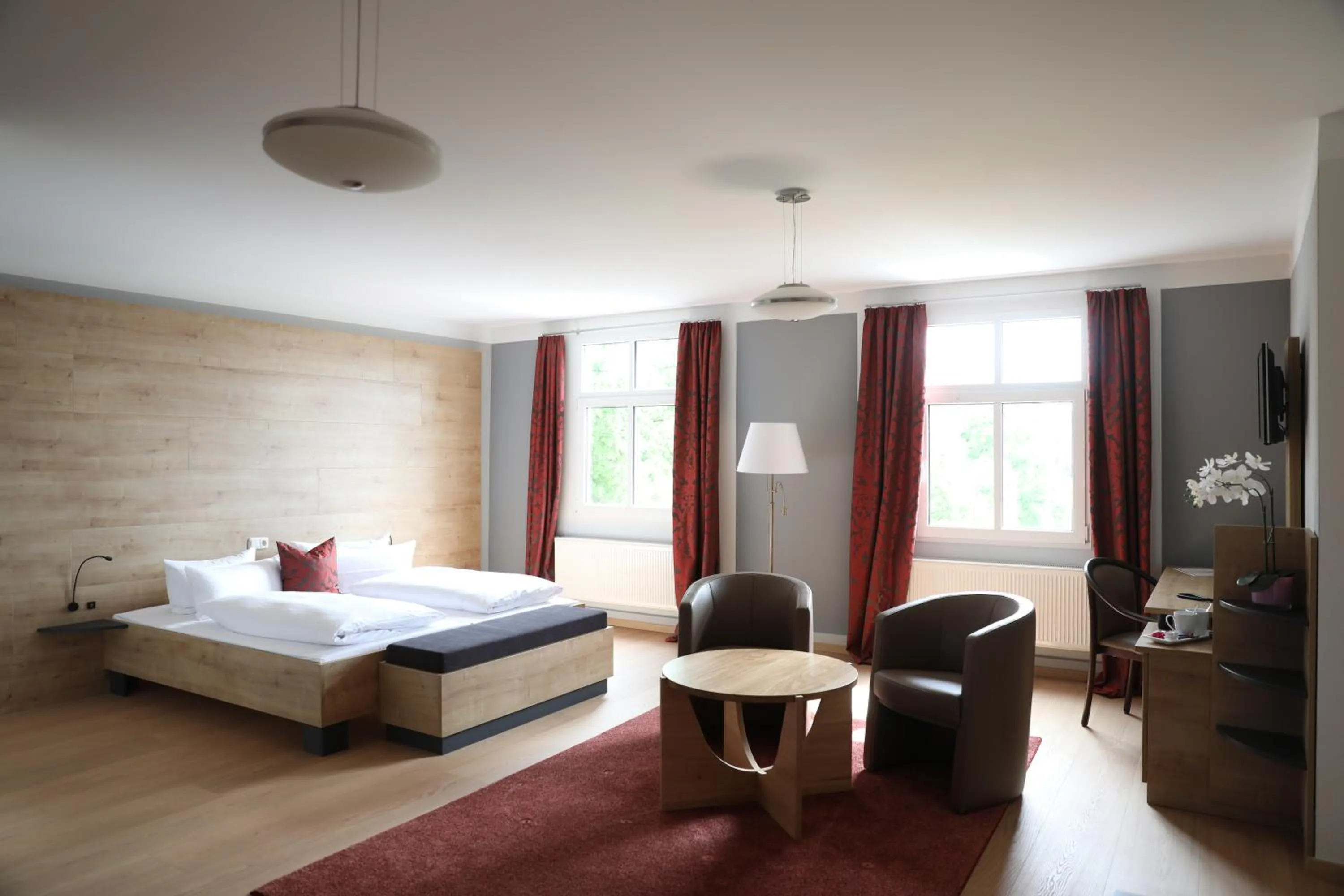 Photo of the whole room, Bed in Kulturhotel Kaiserhof