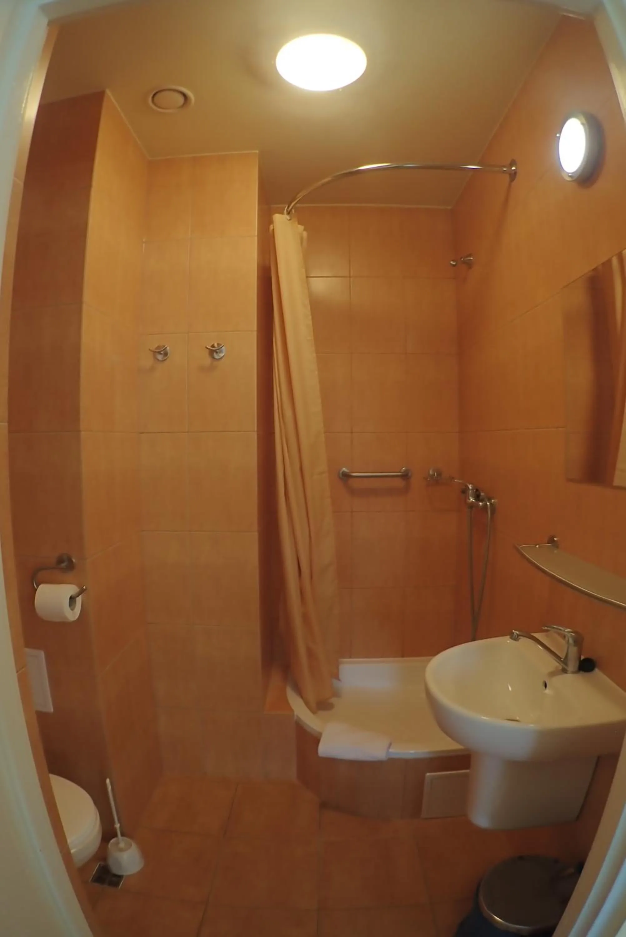 Shower in Nawojka Hotele Studenckie