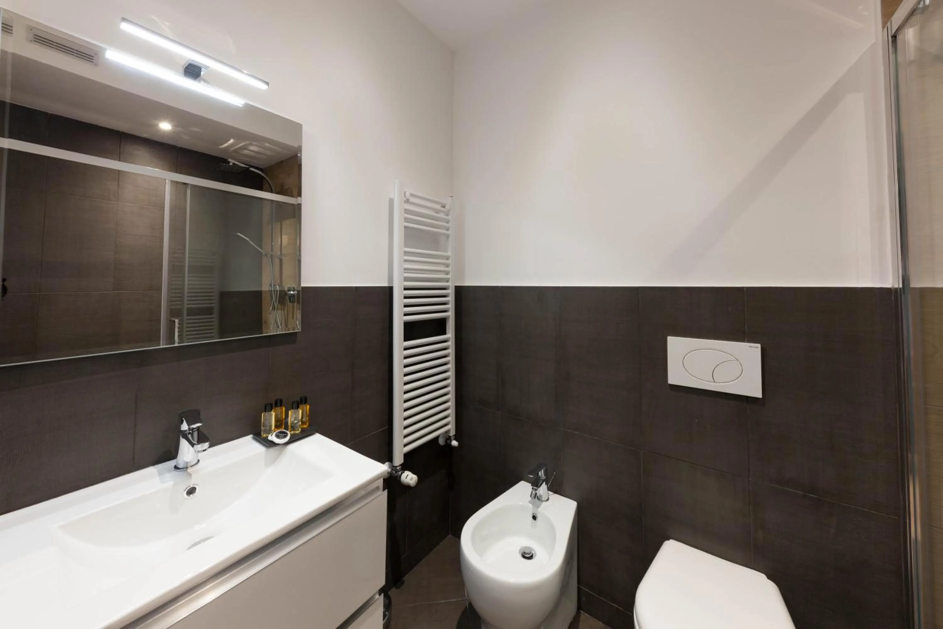 Toilet in Teseo Rooms & Relax