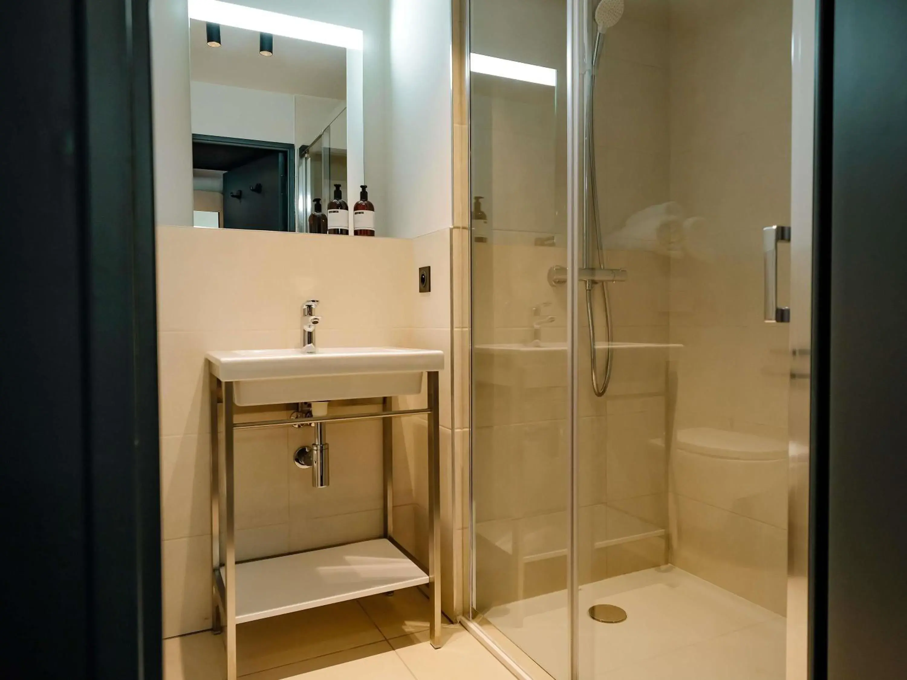 Bedroom in ibis Styles Bordeaux Lac Bruges Bedroom in ibis Styles Bordeaux Lac Bruges