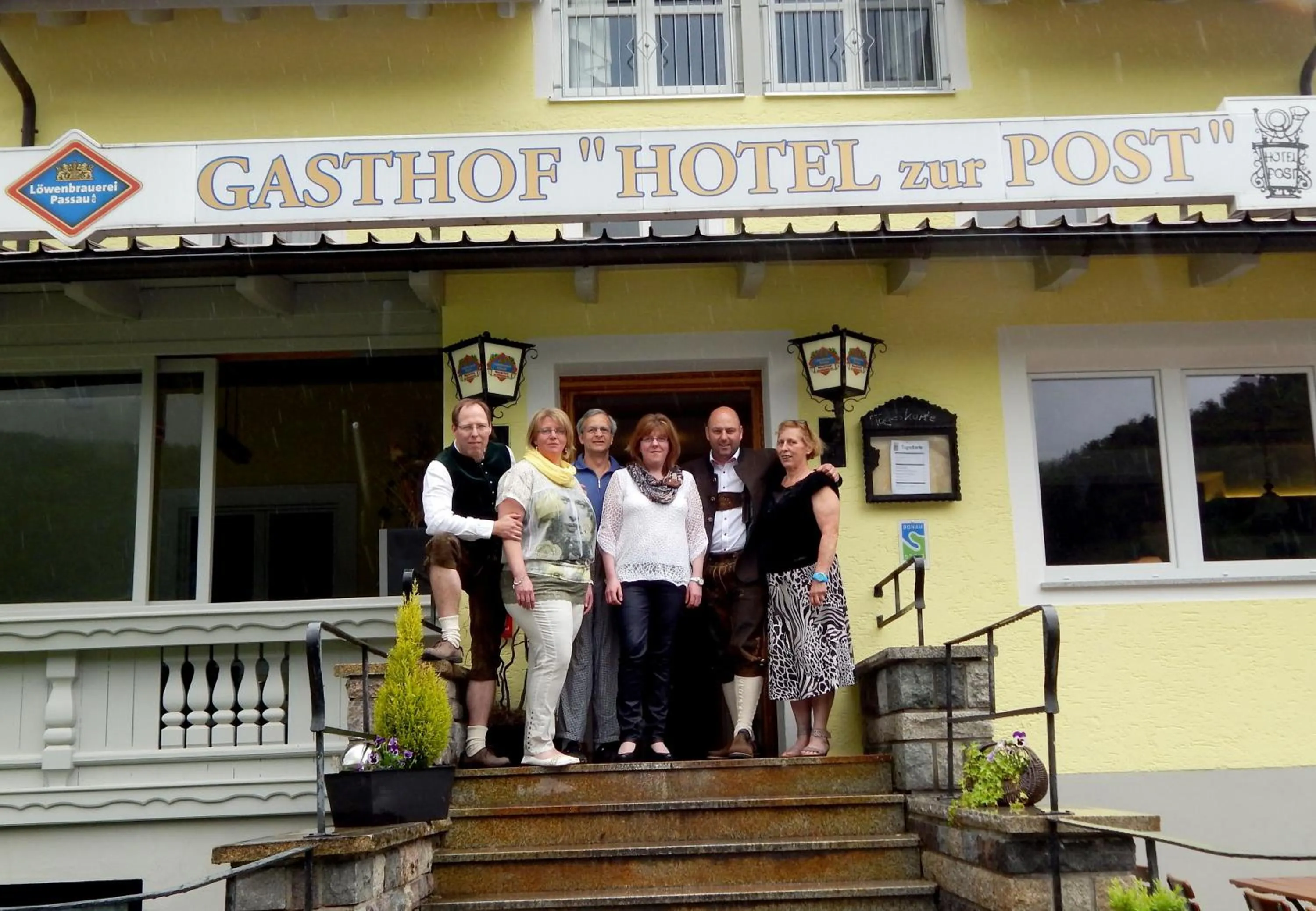 group of guests in Gasthof Hotel zur Post