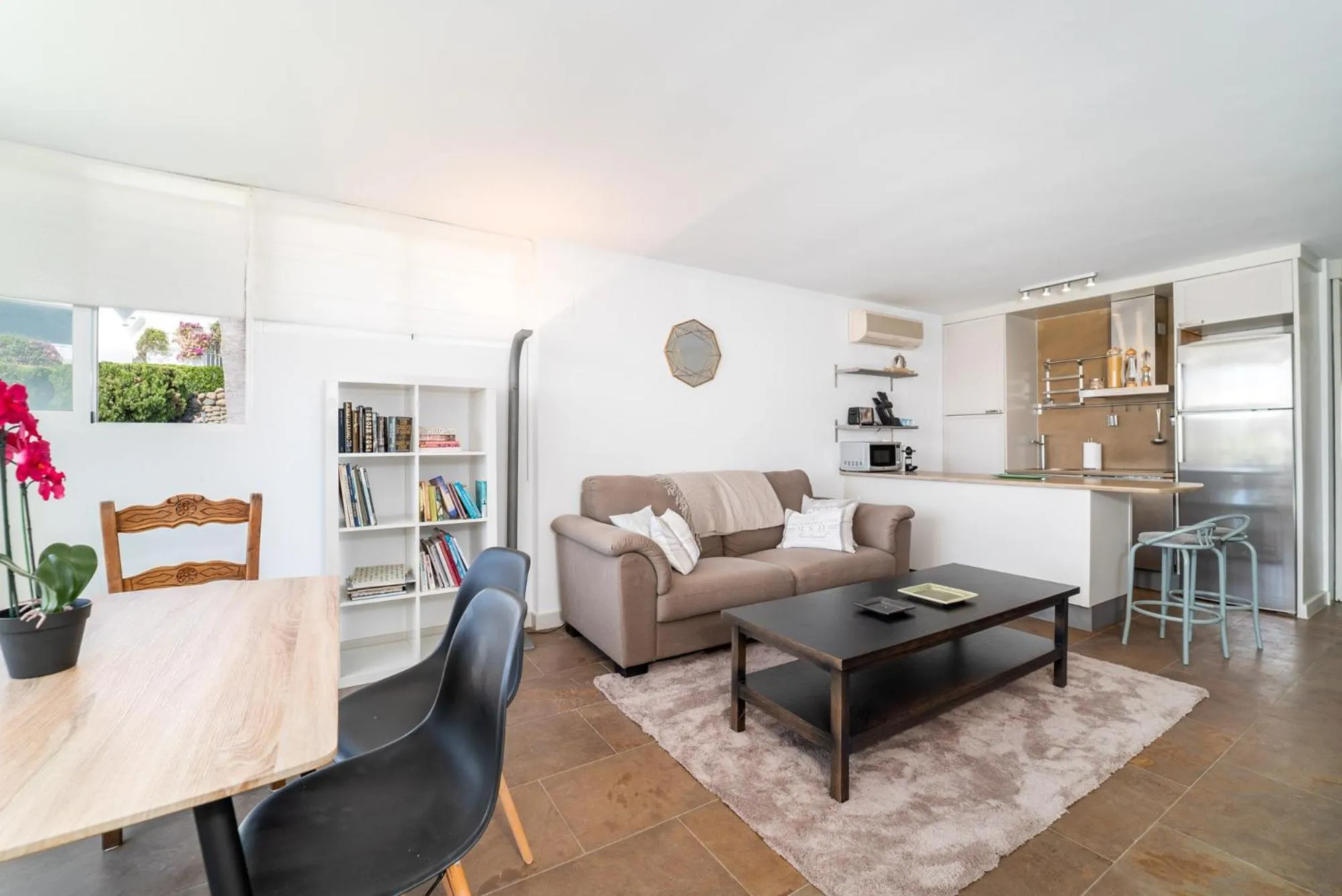 Kitchen or kitchenette in Azahara I, 25A small cozy apartment with great views located in the popular area of Nueva Andalucia