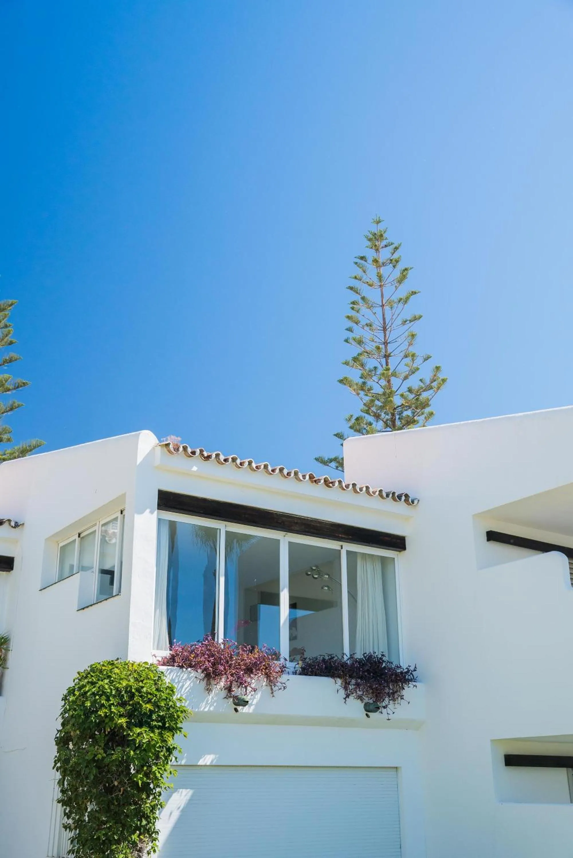 Property building in Azahara I, 25A small cozy apartment with great views located in the popular area of Nueva Andalucia