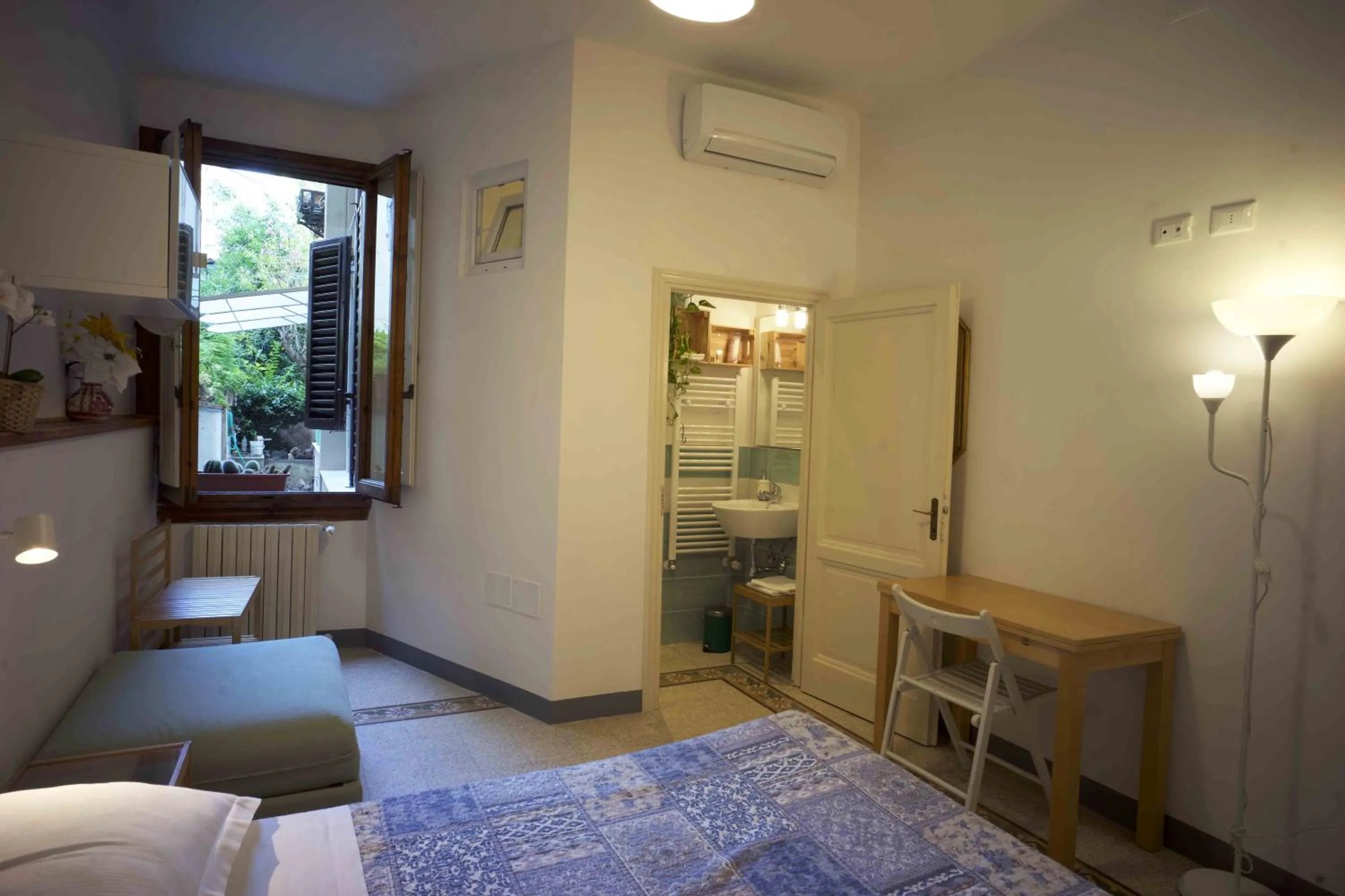 Photo of the whole room, Bed in B&B l'Olivo