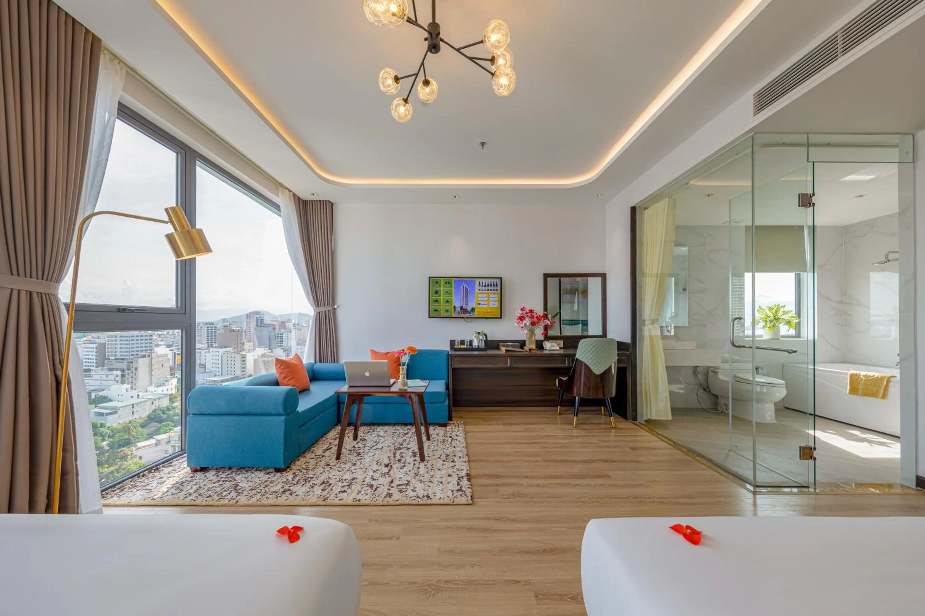 Bed in Cordial Grand Hotel Da Nang Beach - Infinity Rooftop Pool