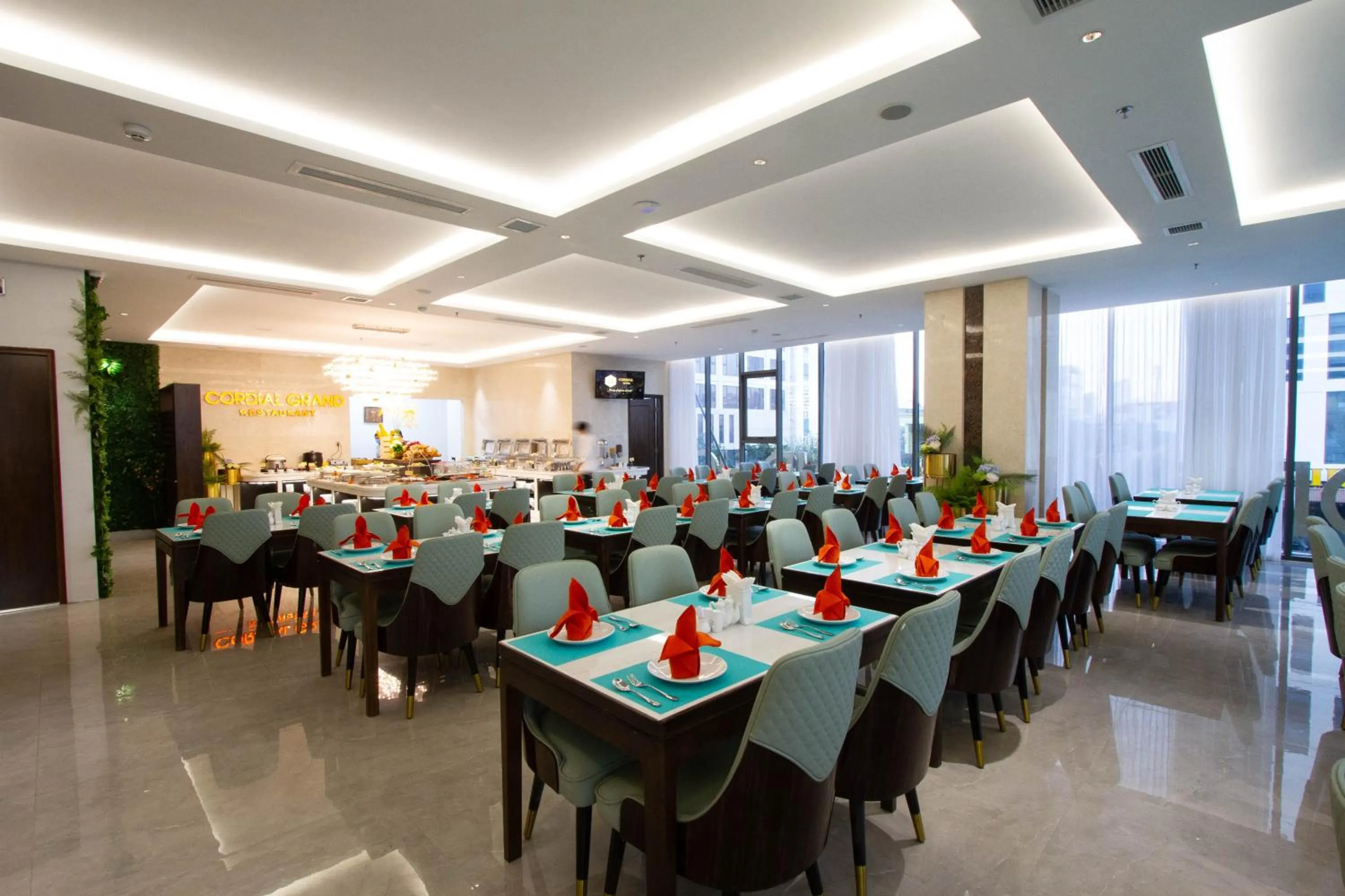 Restaurant/places to eat in Cordial Grand Hotel Da Nang Beach - Infinity Rooftop Pool