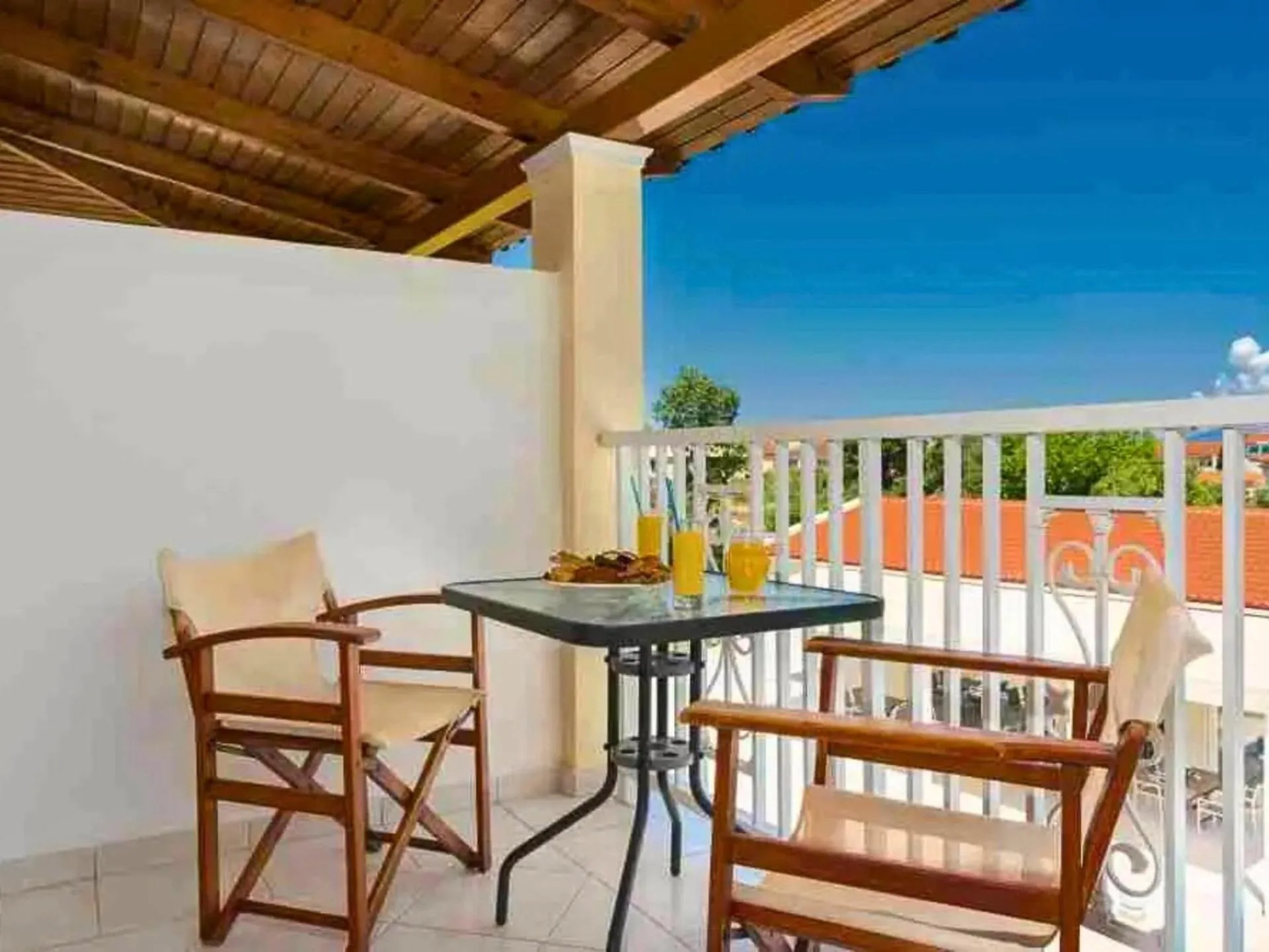 Patio in Manousis ApartHotel