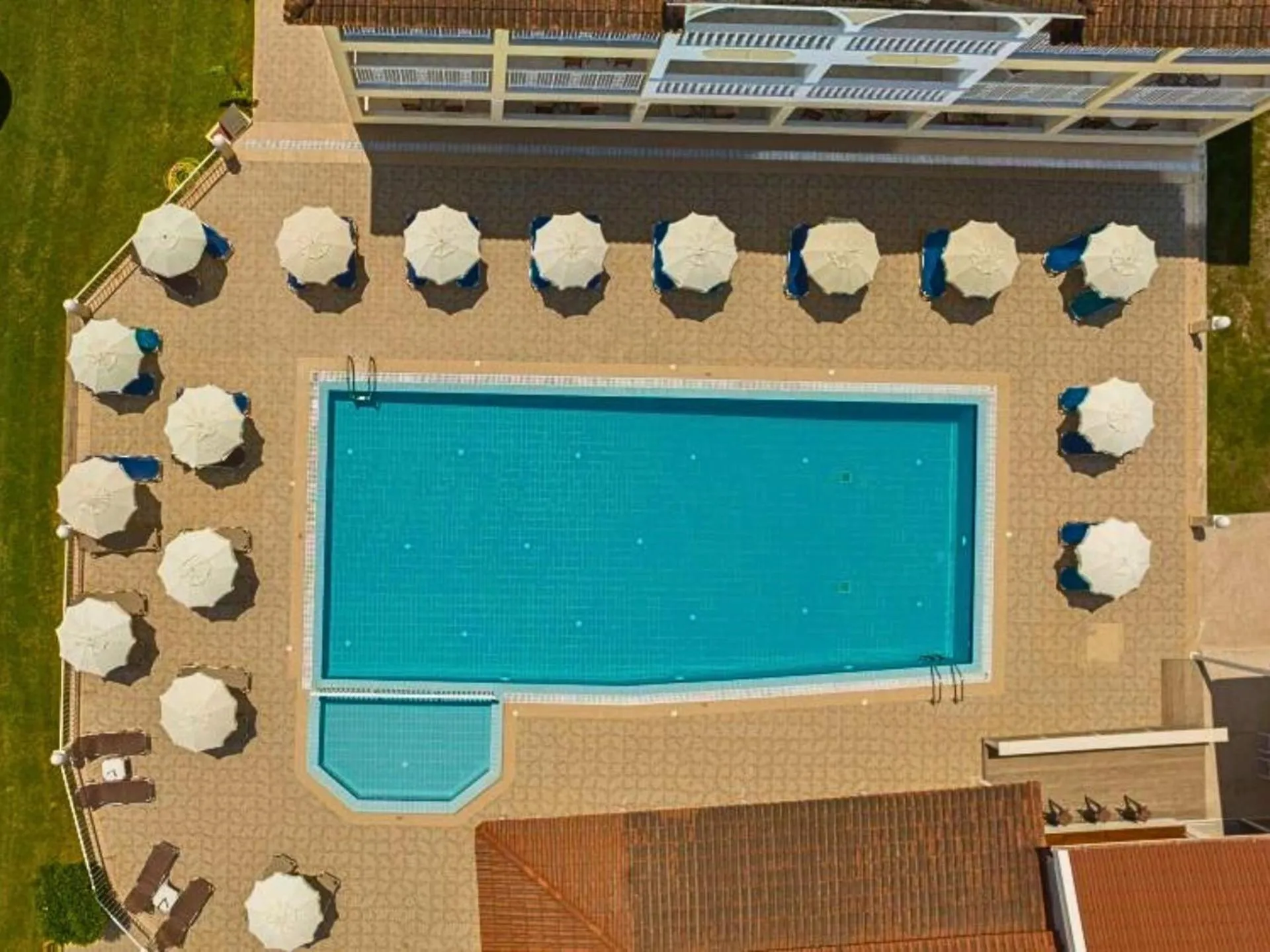 Day in Manousis ApartHotel