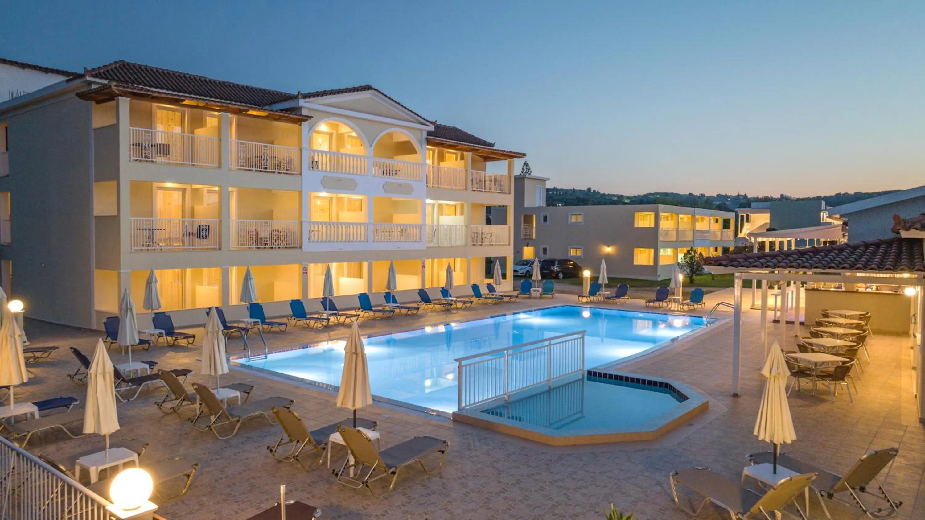 Night in Manousis ApartHotel