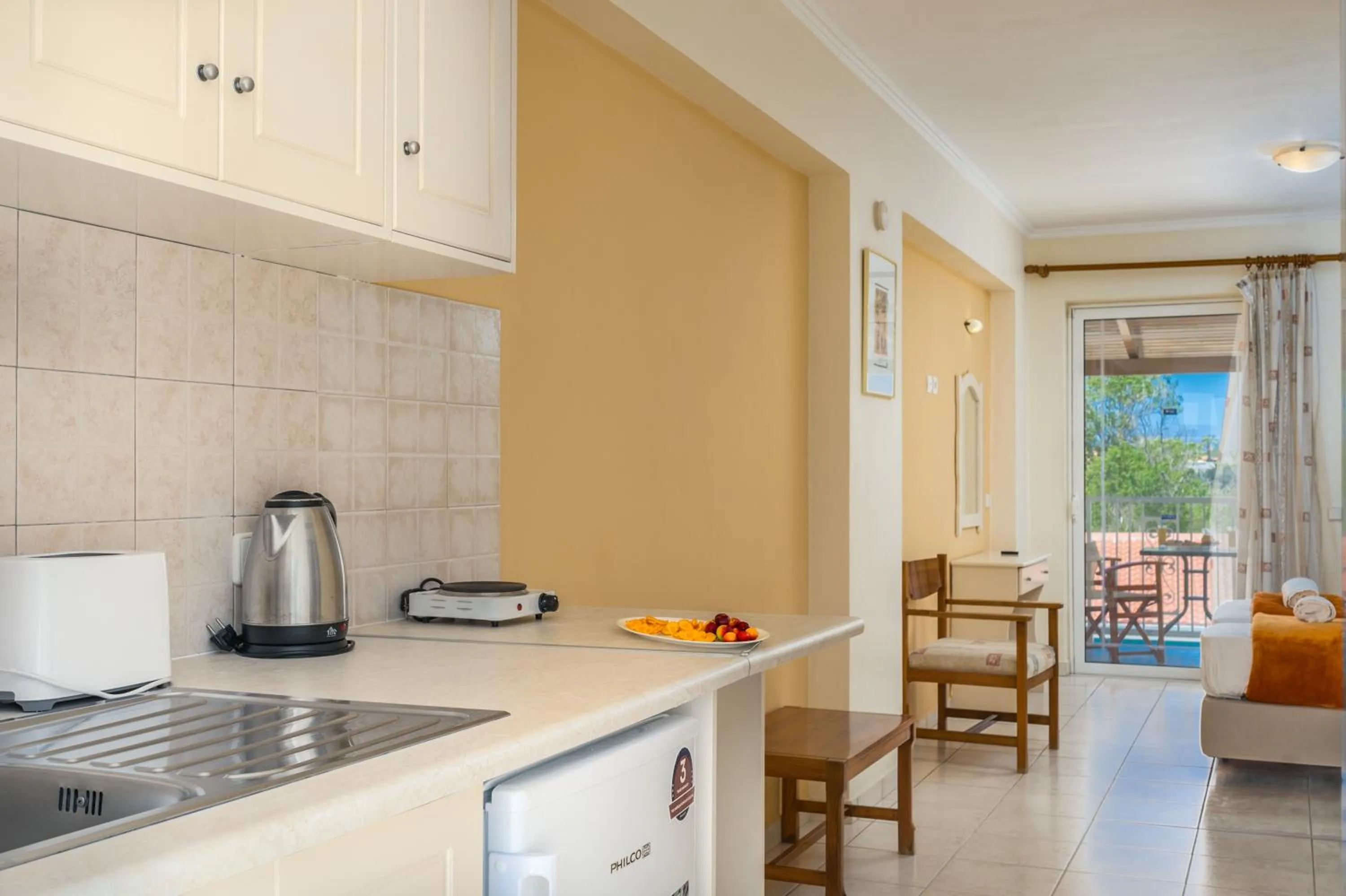 Coffee/tea facilities in Manousis ApartHotel