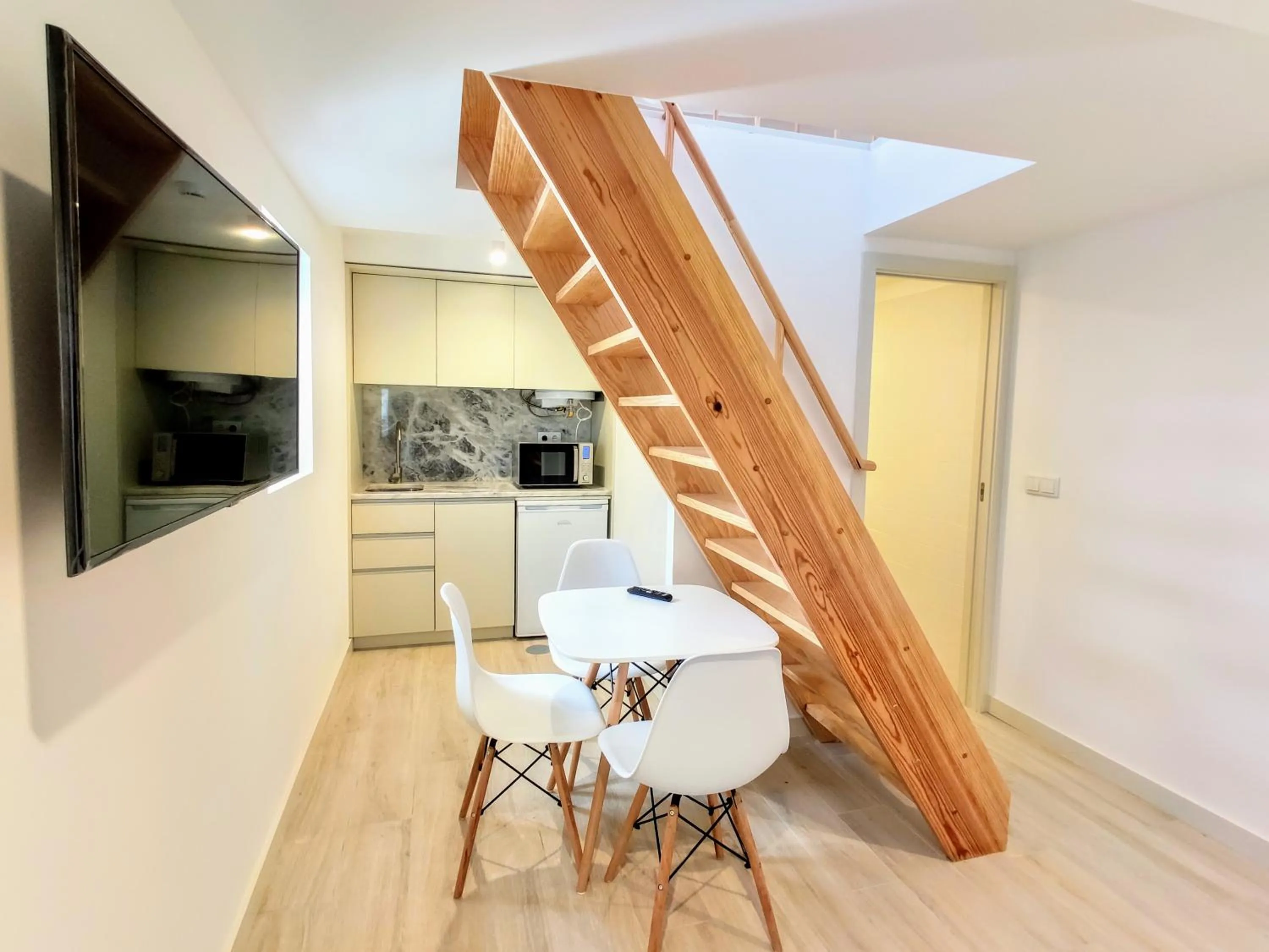 Kitchen or kitchenette in Bombarda Cinema Apartments