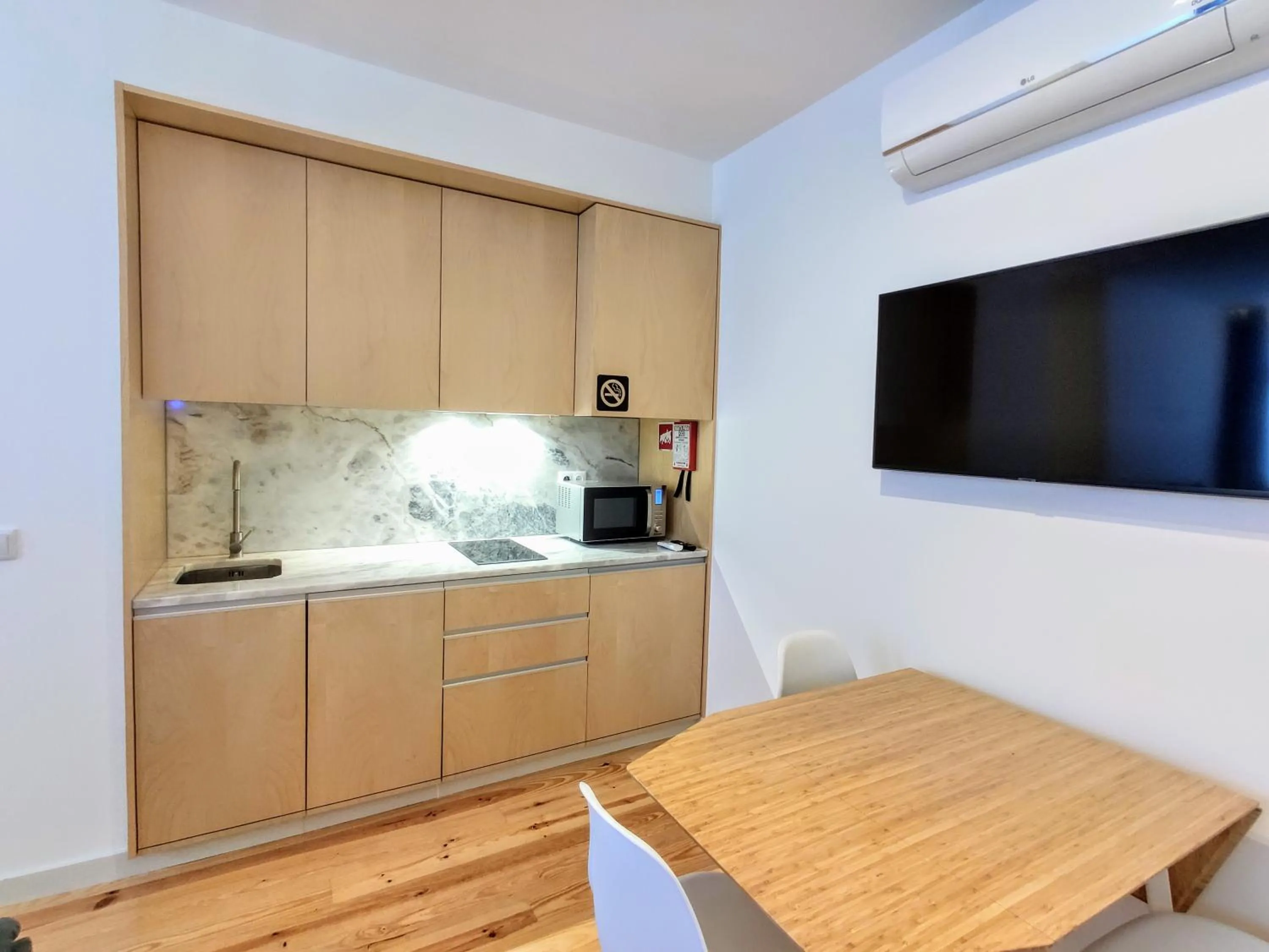Kitchen or kitchenette in Bombarda Cinema Apartments