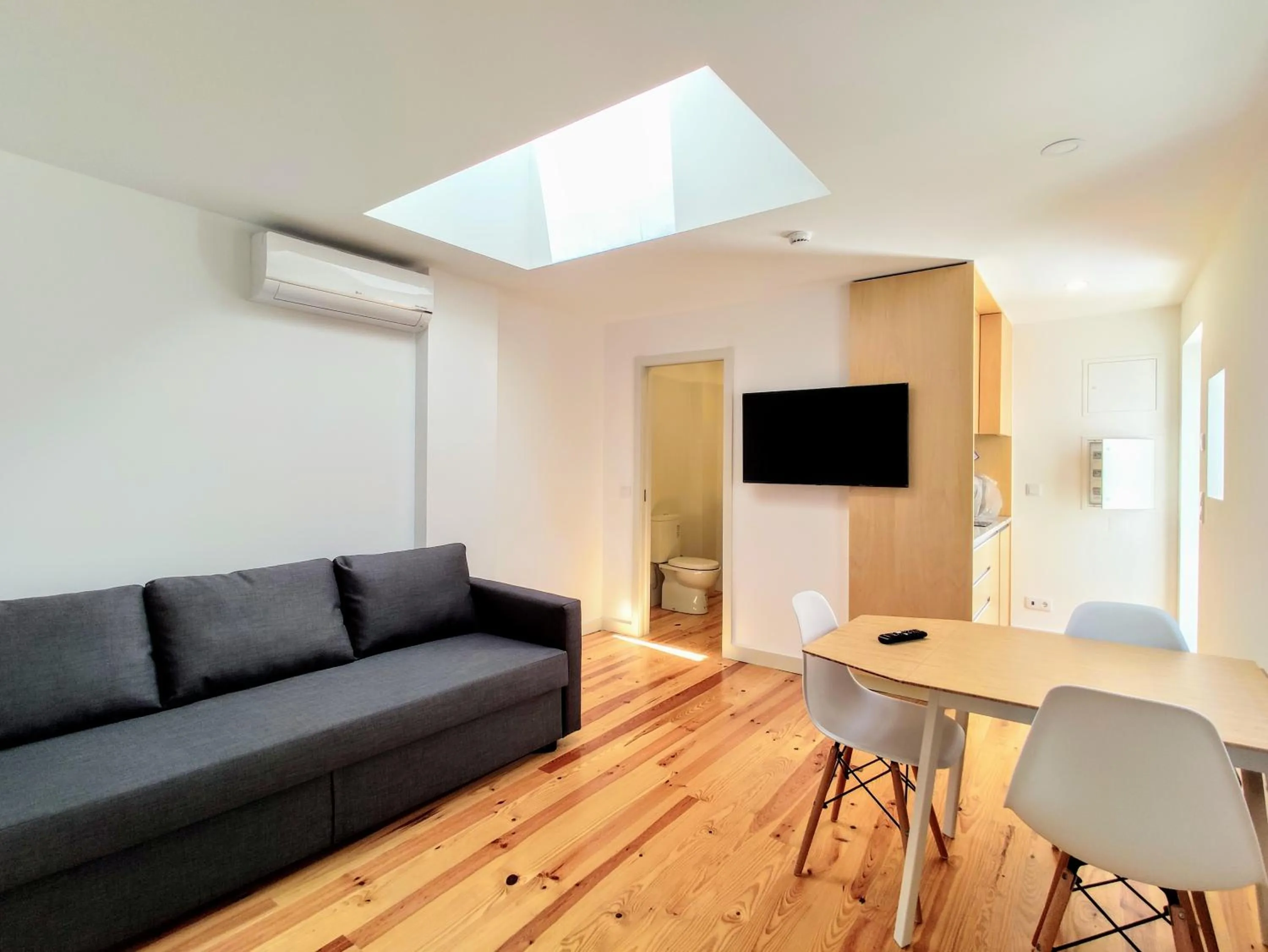 TV and multimedia in Bombarda Cinema Apartments