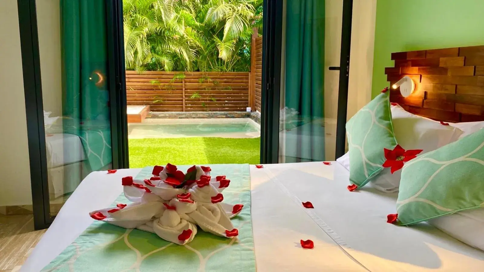Suite with Private Pool in Kawan Bay Suites Suite with Private Pool in Kawan Bay Suites