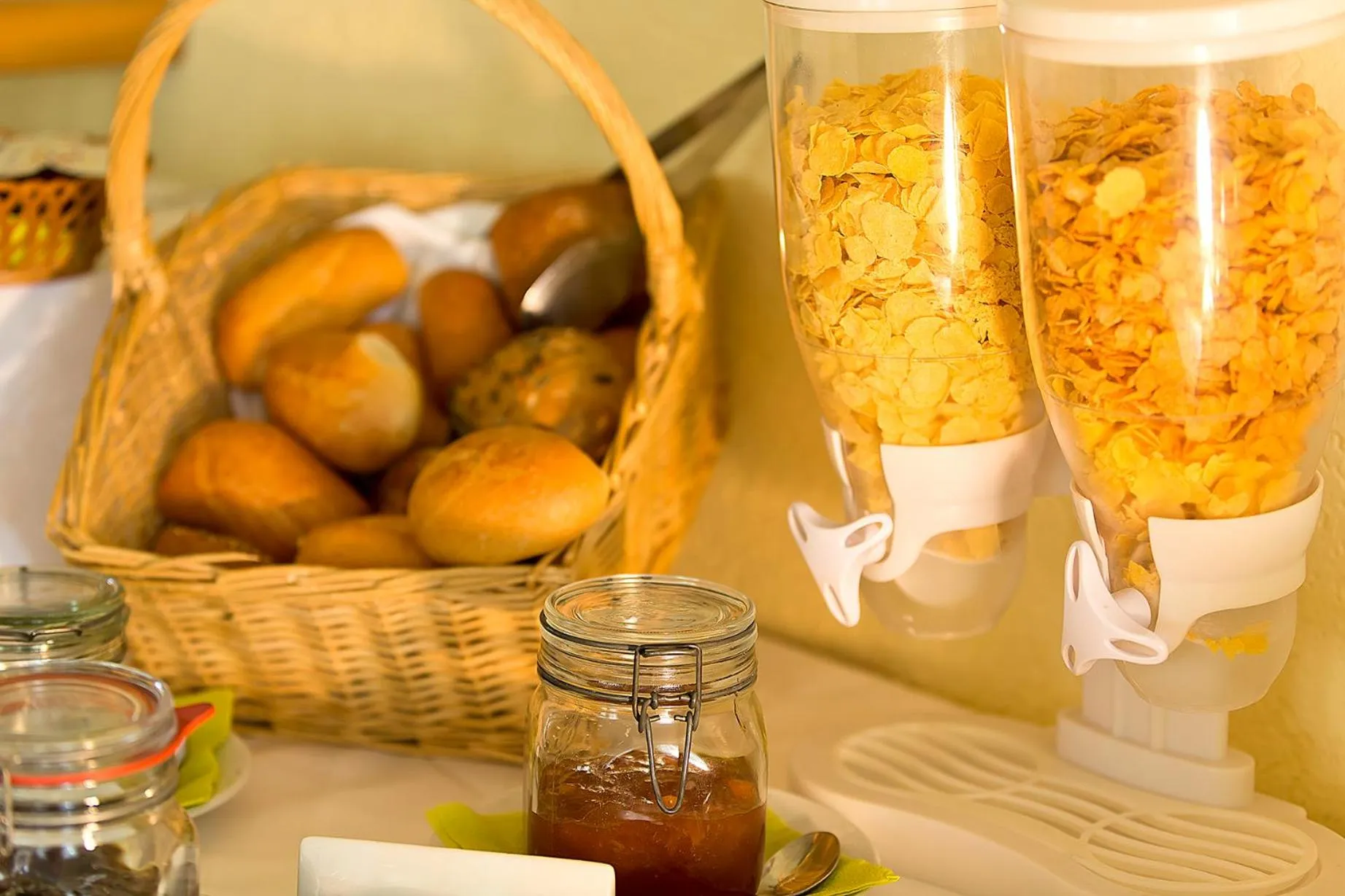 Breakfast in Apart Hotel Gera