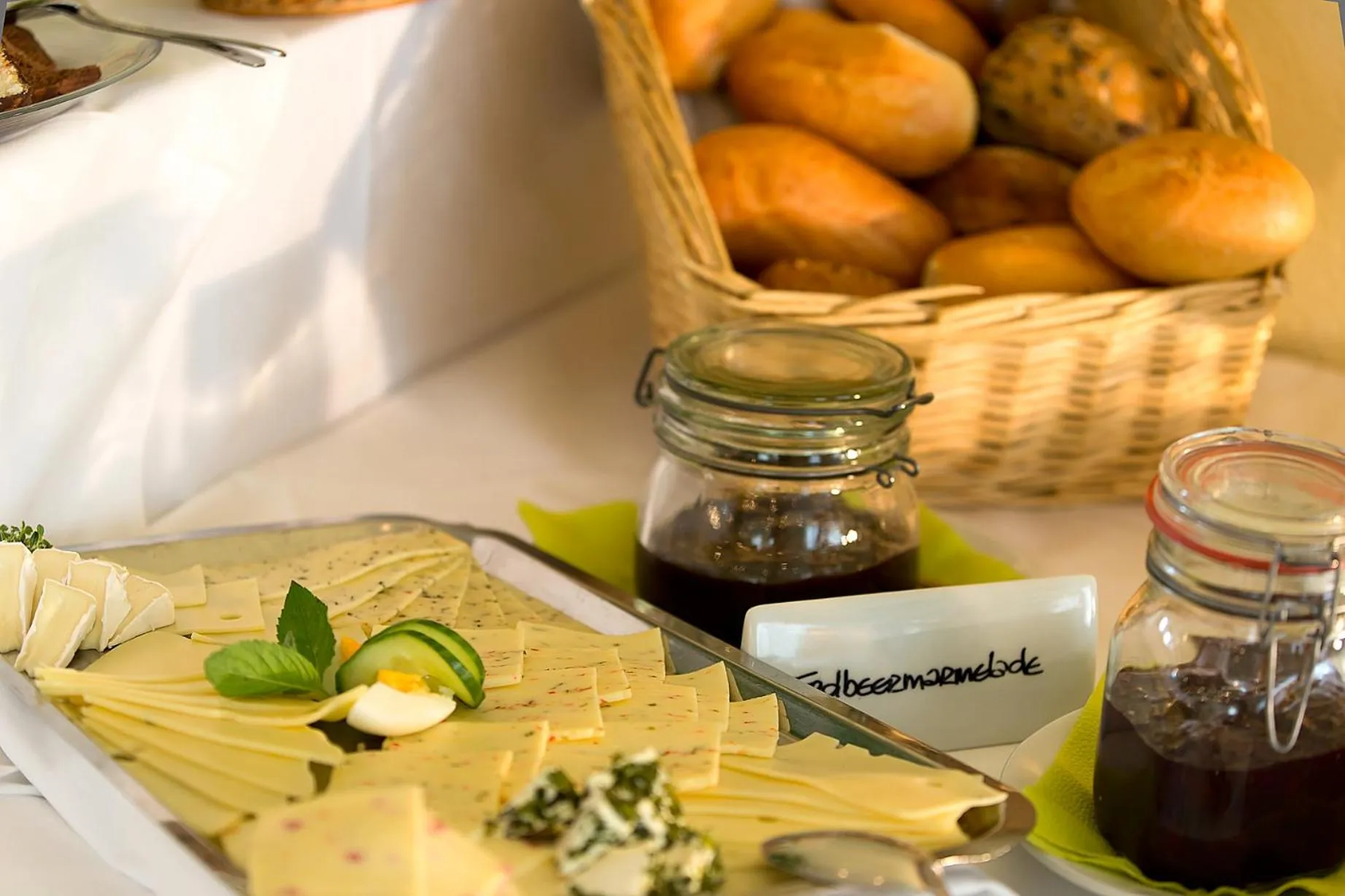 Food in Apart Hotel Gera