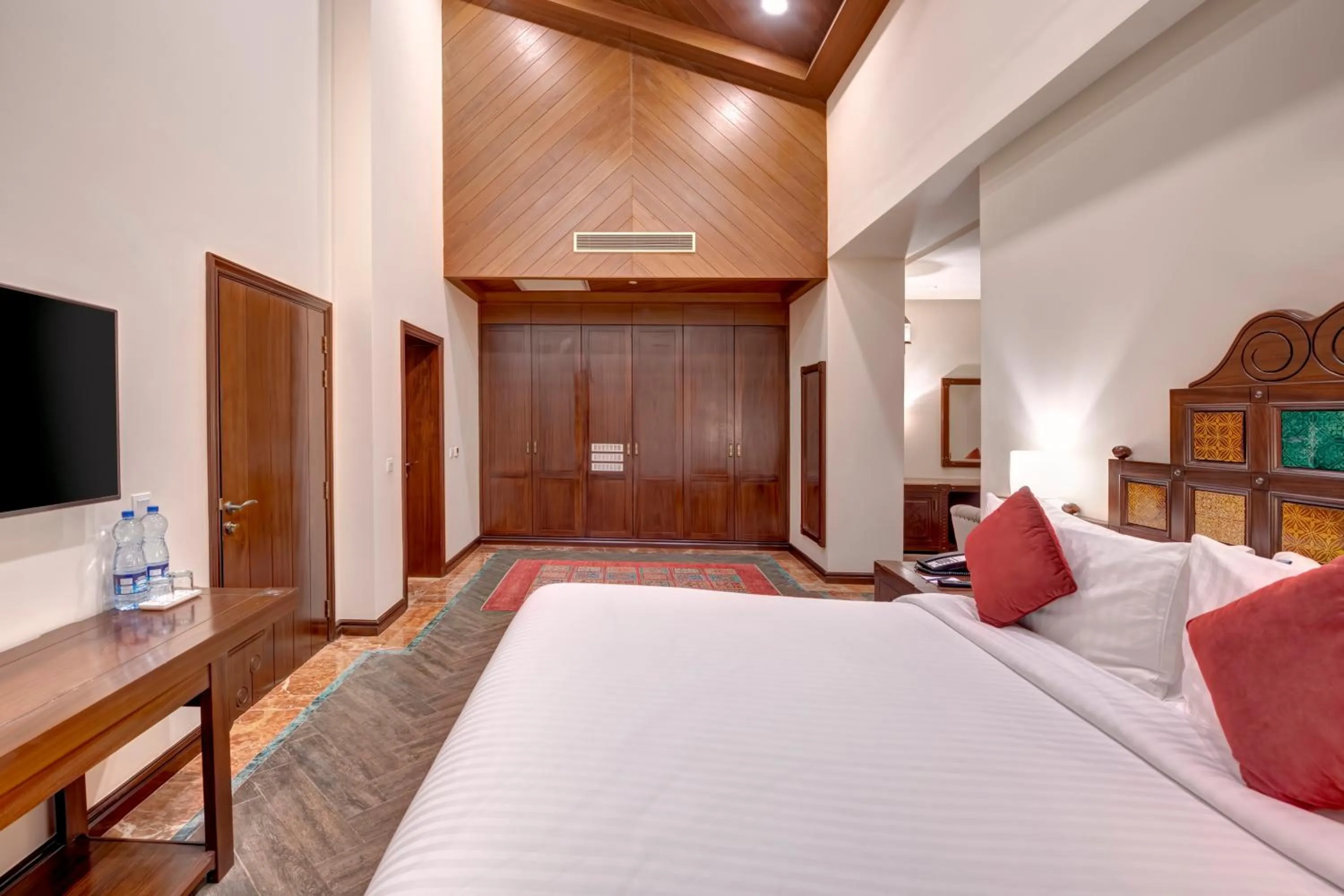 Bedroom, Bed in Pearl Continental Hotel Malam Jabba