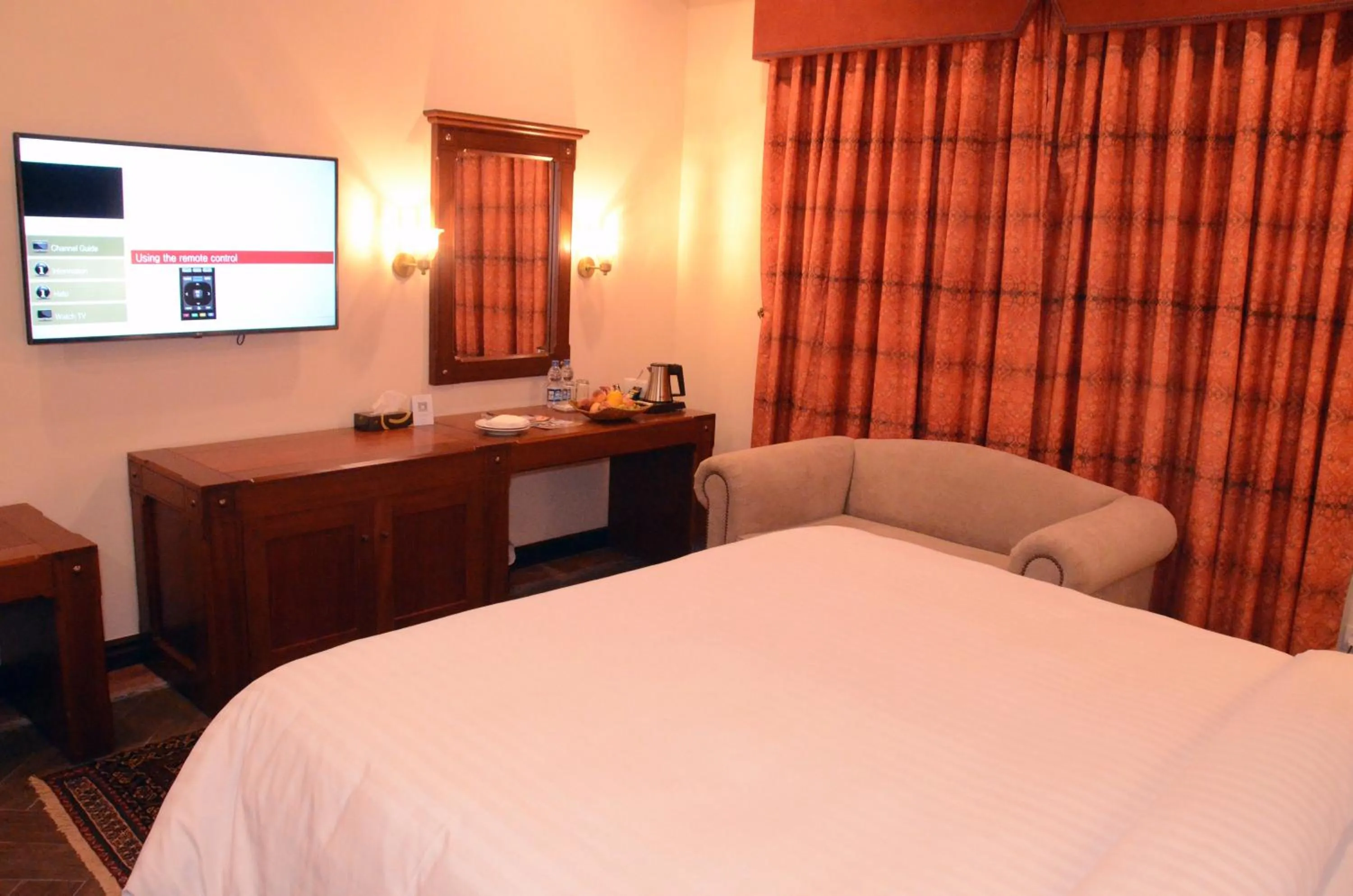 Bedroom, Bed in Pearl Continental Hotel Malam Jabba