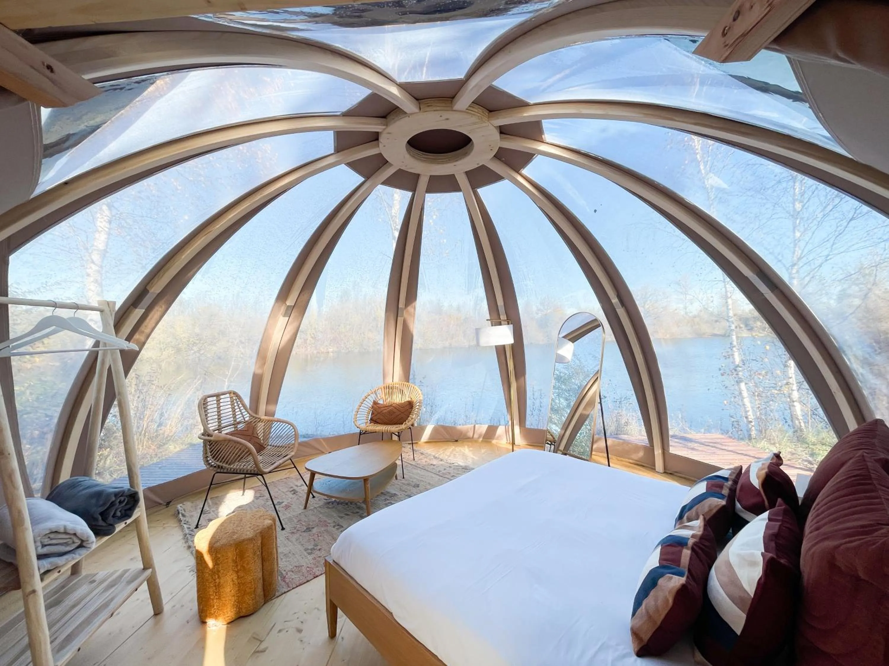 Photo of the whole room, Bed in Les Etangs de la Bassée