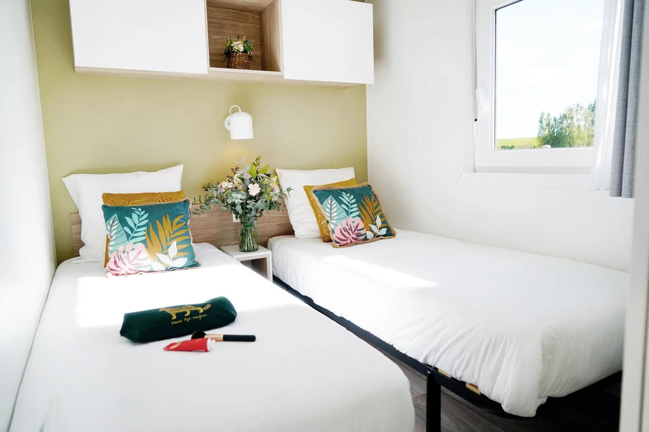 Property building, Bed in Les Etangs de la Bassée