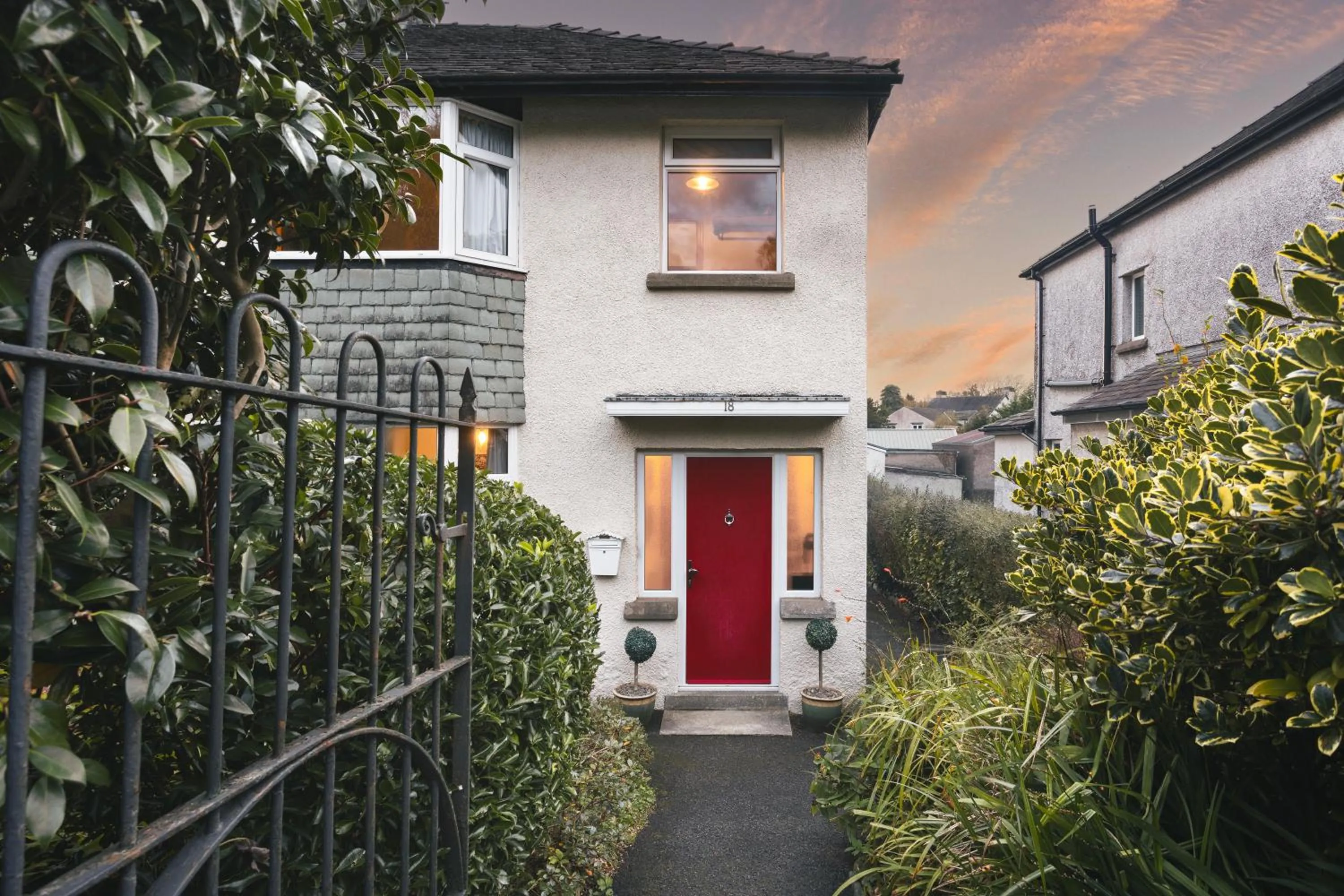 Property building in Ellerthwaite Place X3 Bed House with Hot Tub in Central Windermere - Ridgestone