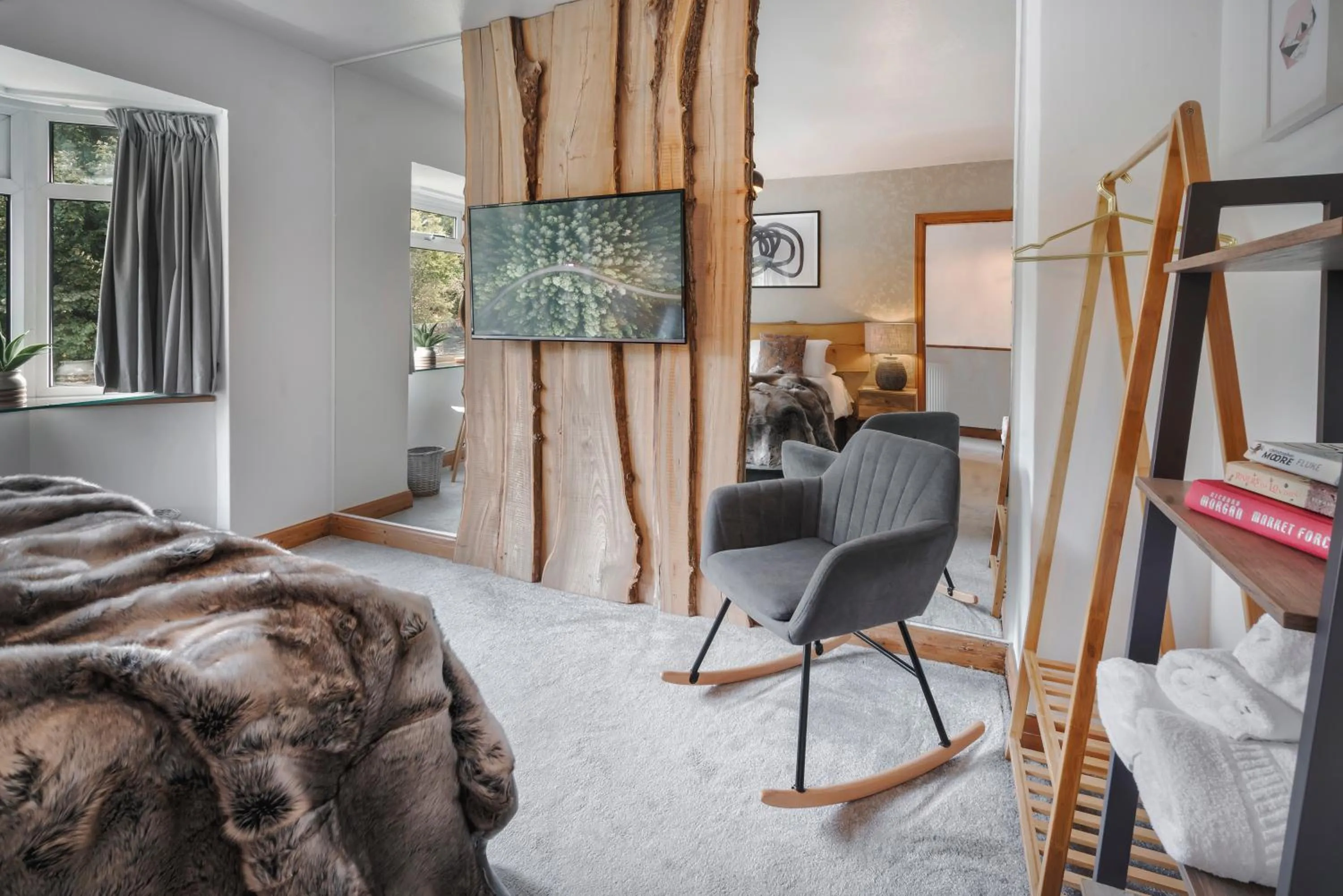 TV and multimedia, Bed in Ellerthwaite Place X3 Bed House with Hot Tub in Central Windermere - Ridgestone