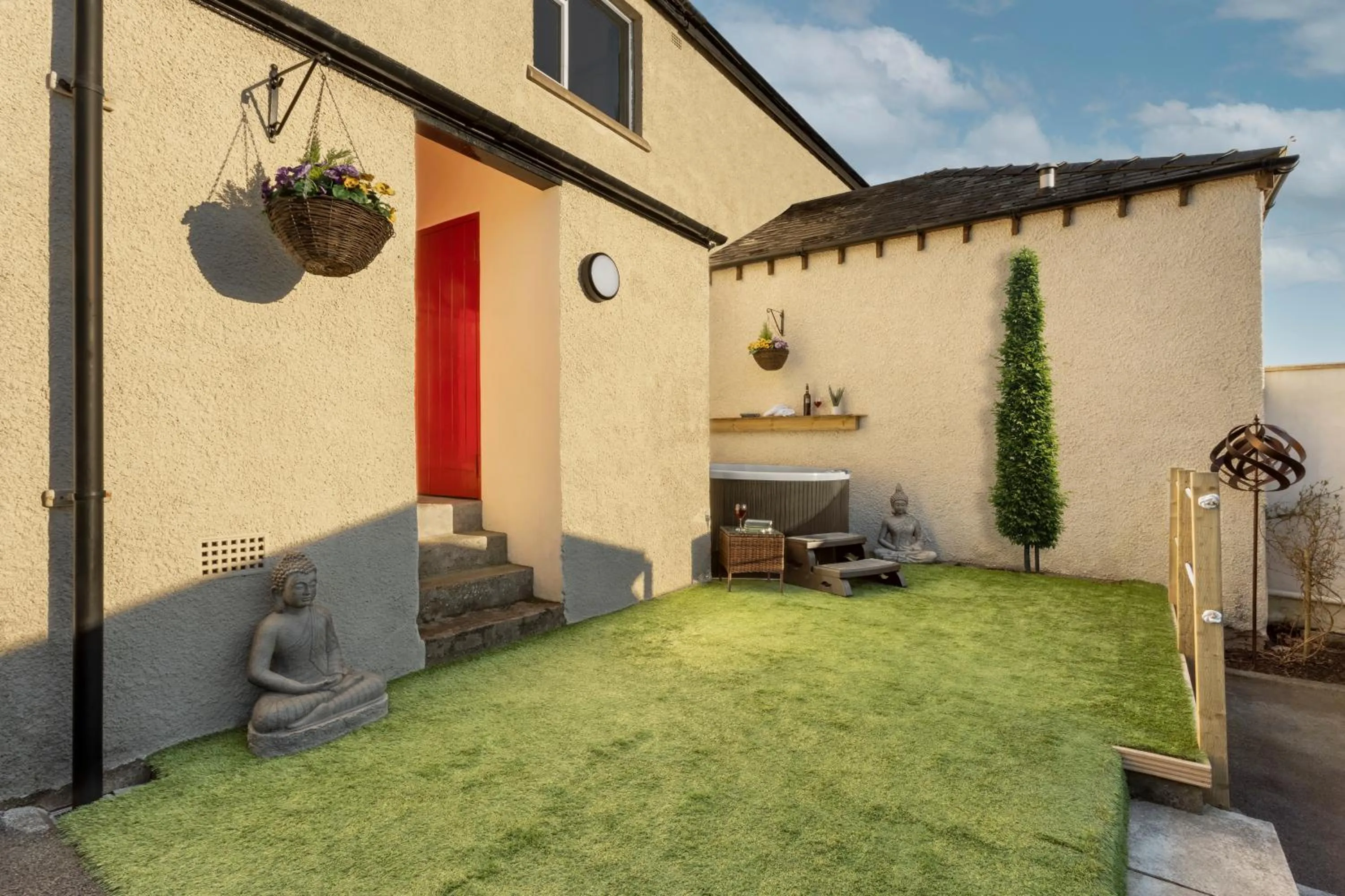Hot Tub in Ellerthwaite Place X3 Bed House with Hot Tub in Central Windermere - Ridgestone