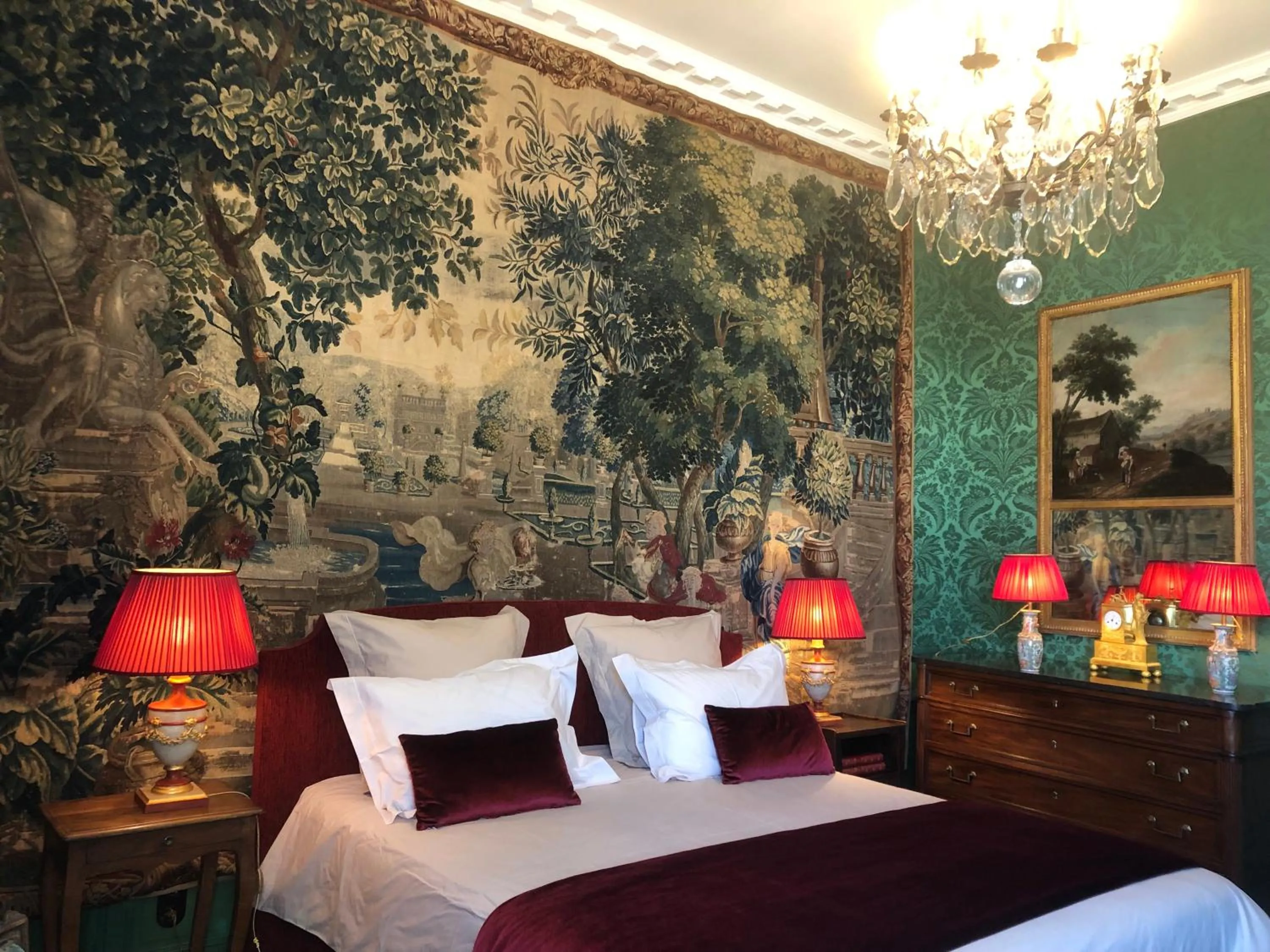 Garden view, Bed in Domaine de Chalaniat