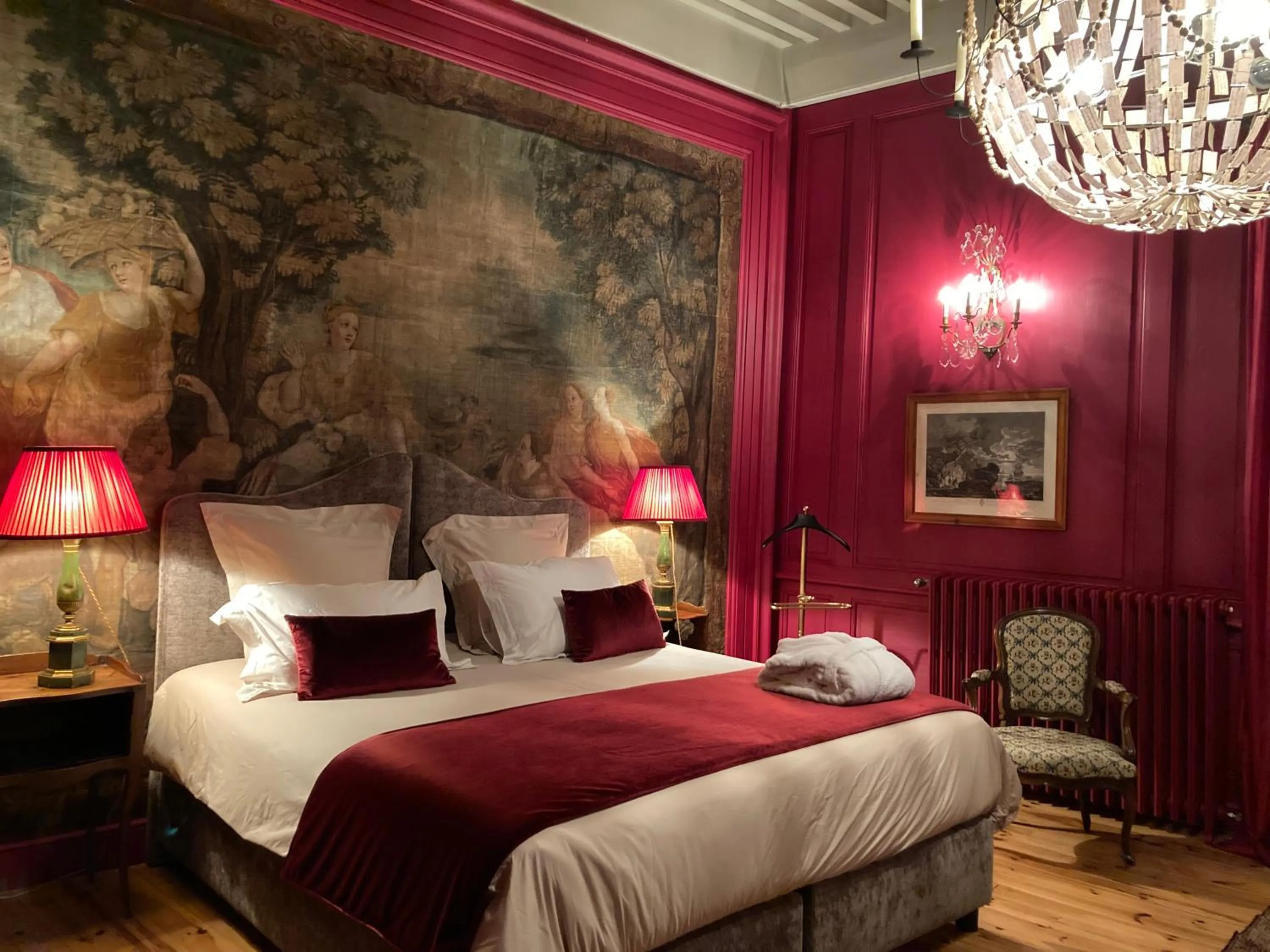 Garden view, Bed in Domaine de Chalaniat