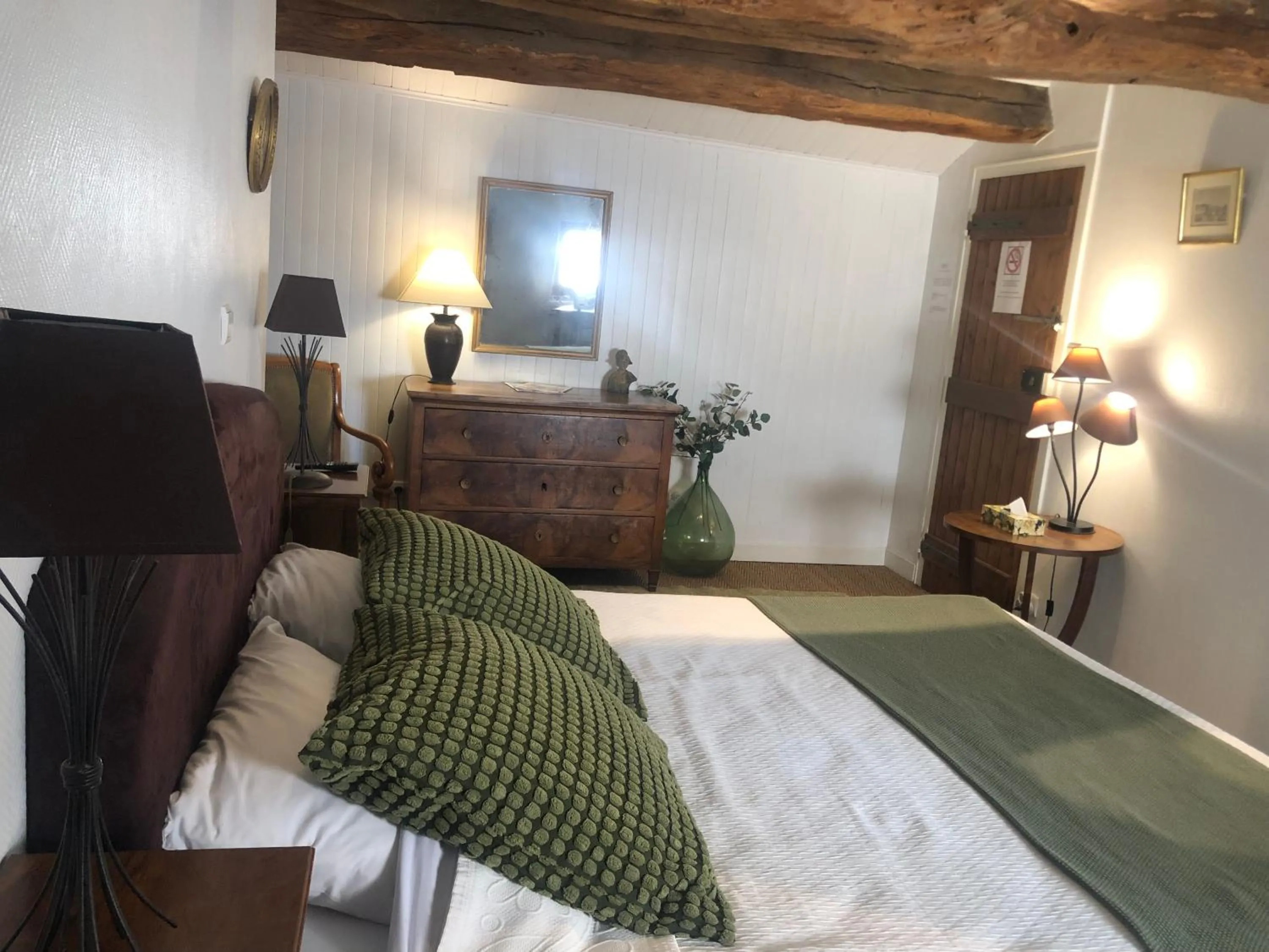 Bedroom, Bed in La Maison des Gardes - Chambres d'hôtes