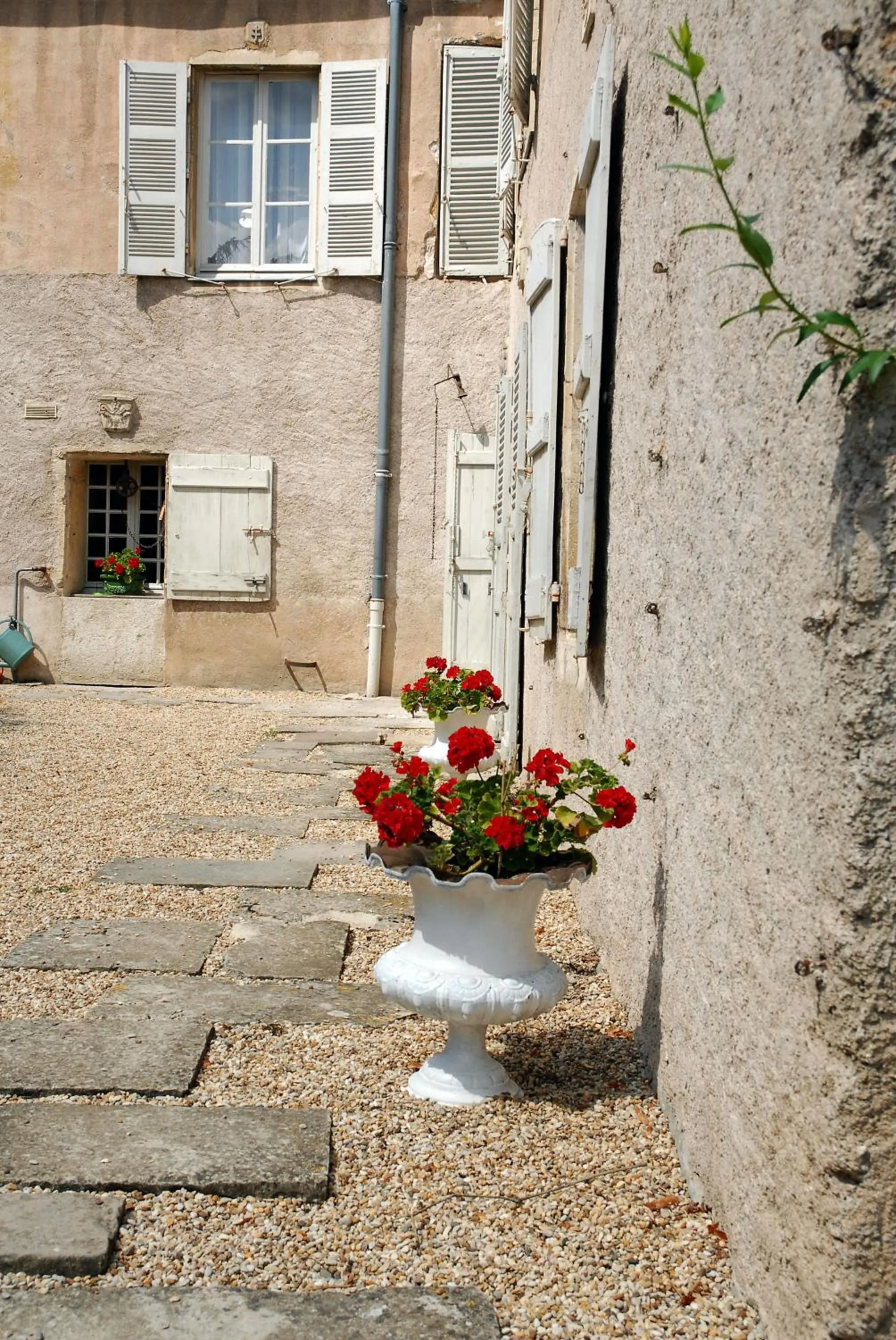Garden in La Maison des Gardes - Chambres d'hôtes