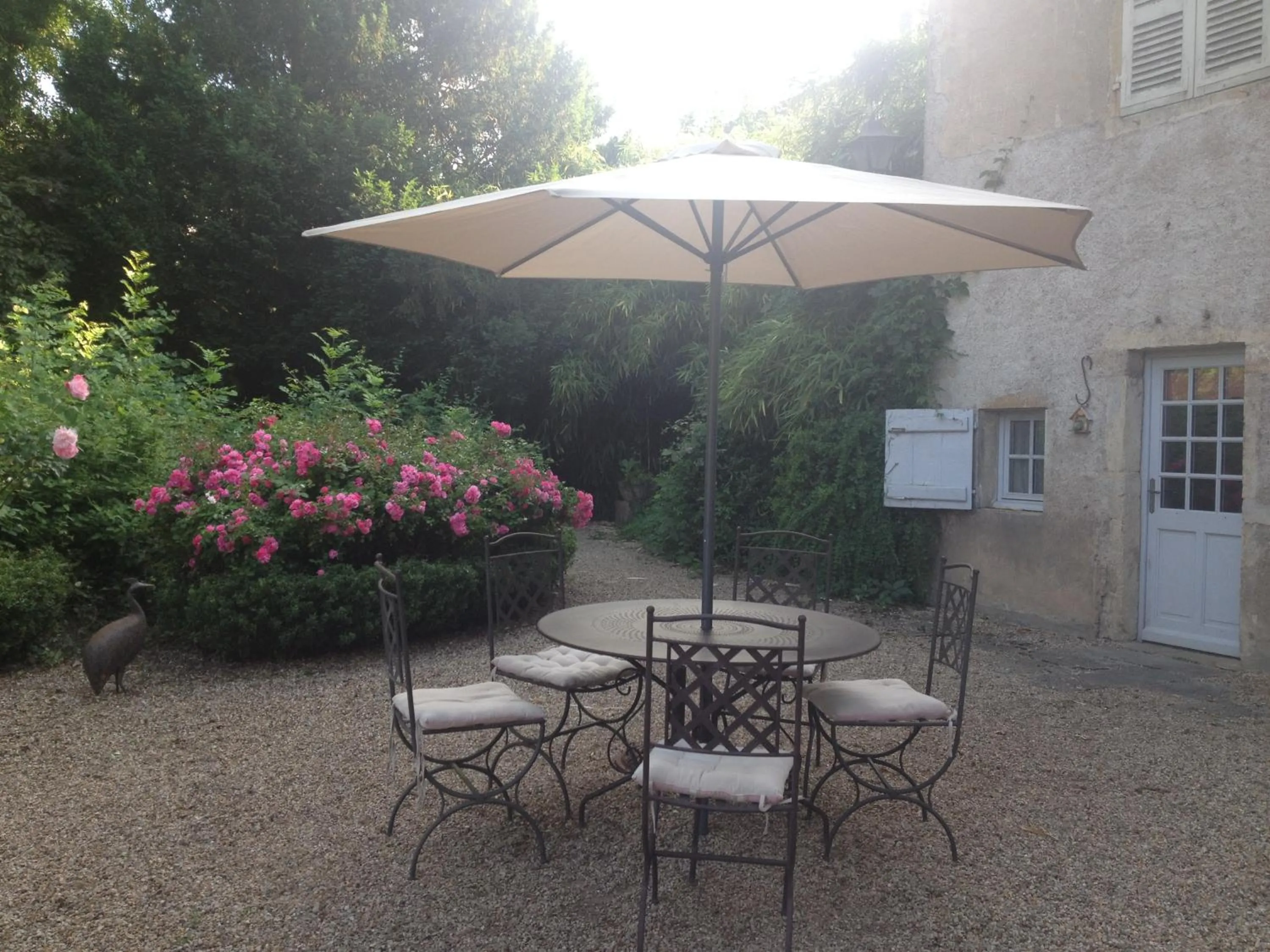 Patio in La Maison des Gardes - Chambres d'hôtes