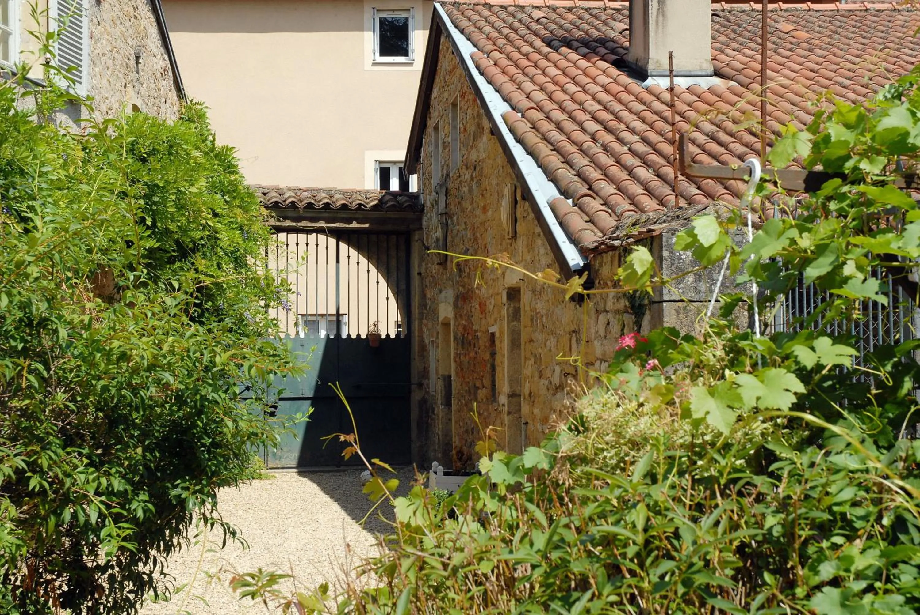 Children play ground in La Maison des Gardes - Chambres d'hôtes