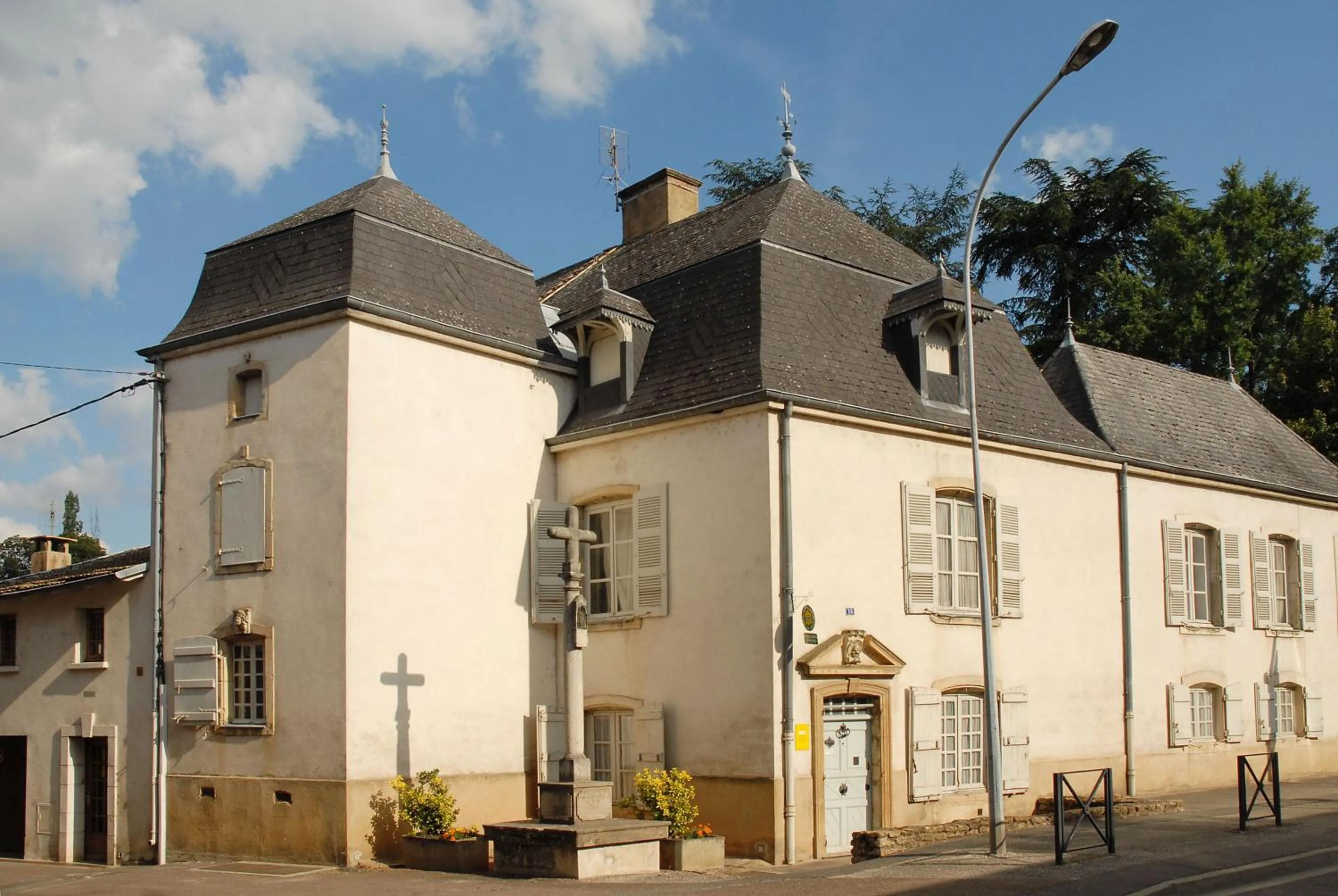 Facade/entrance in La Maison des Gardes - Chambres d'hôtes